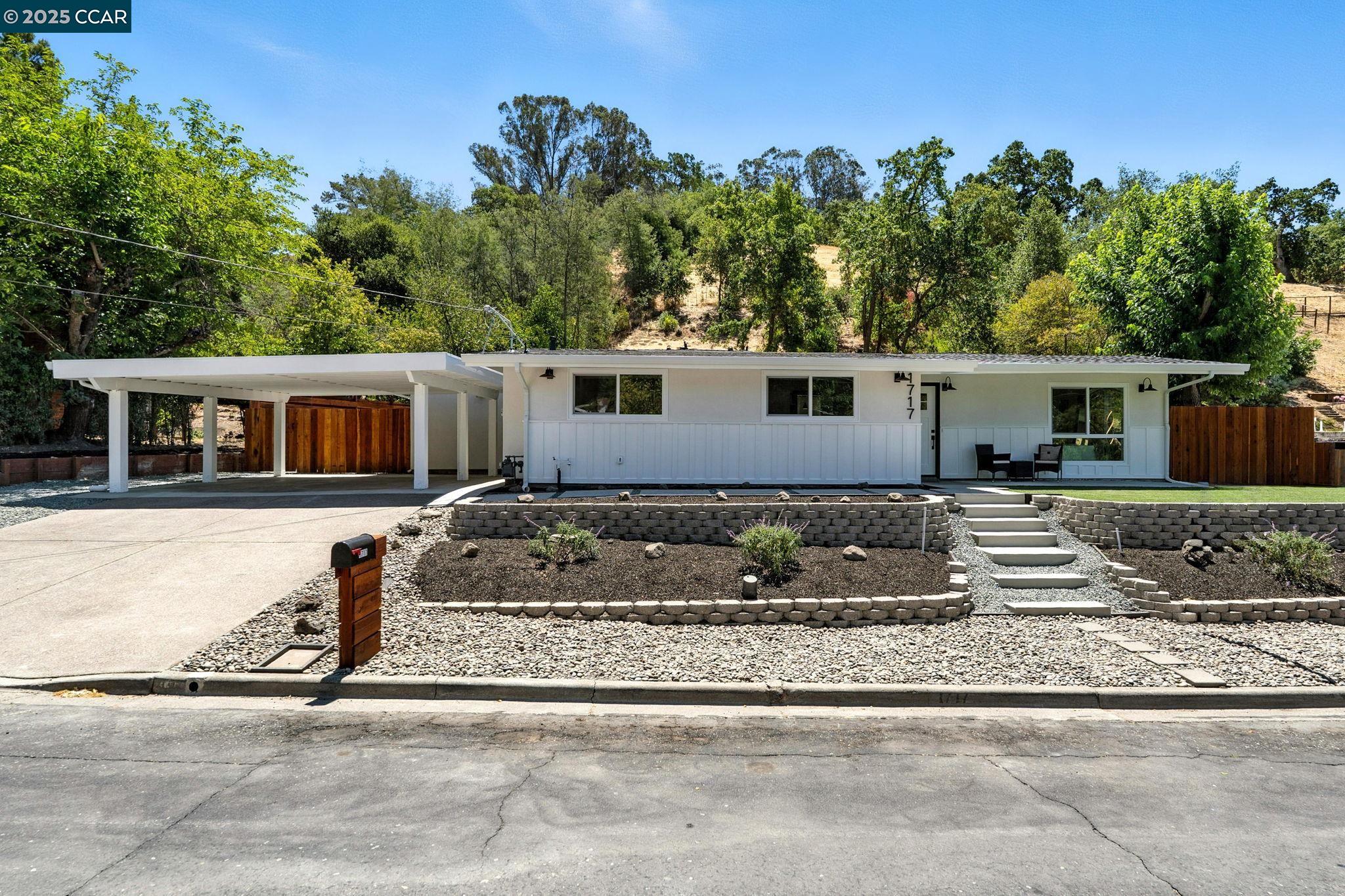 Detail Gallery Image 2 of 55 For 1717 Springbrook Rd, Lafayette,  CA 94549 - 4 Beds | 2 Baths