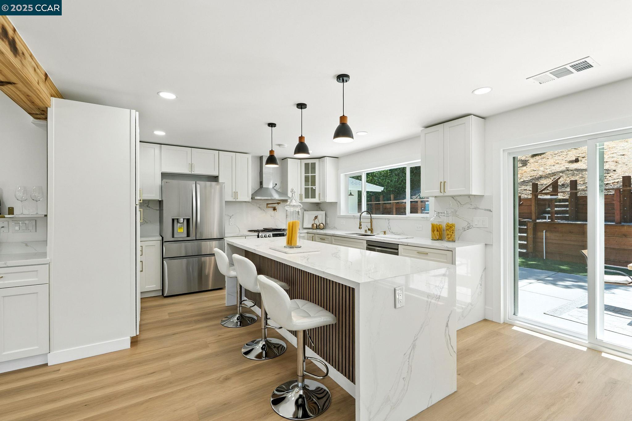 Detail Gallery Image 13 of 55 For 1717 Springbrook Rd, Lafayette,  CA 94549 - 4 Beds | 2 Baths