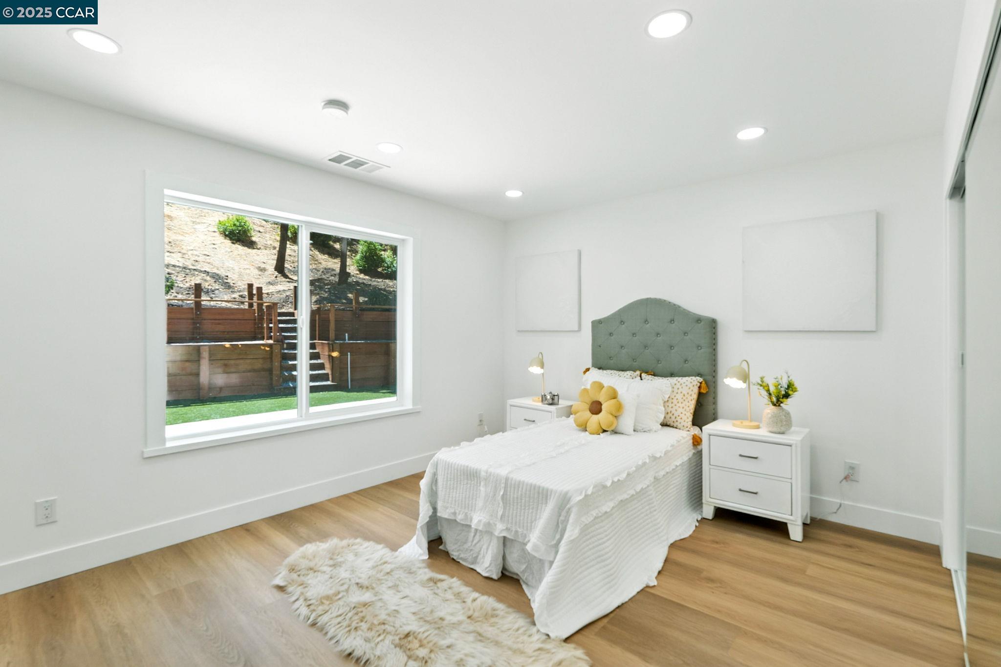 Detail Gallery Image 28 of 55 For 1717 Springbrook Rd, Lafayette,  CA 94549 - 4 Beds | 2 Baths