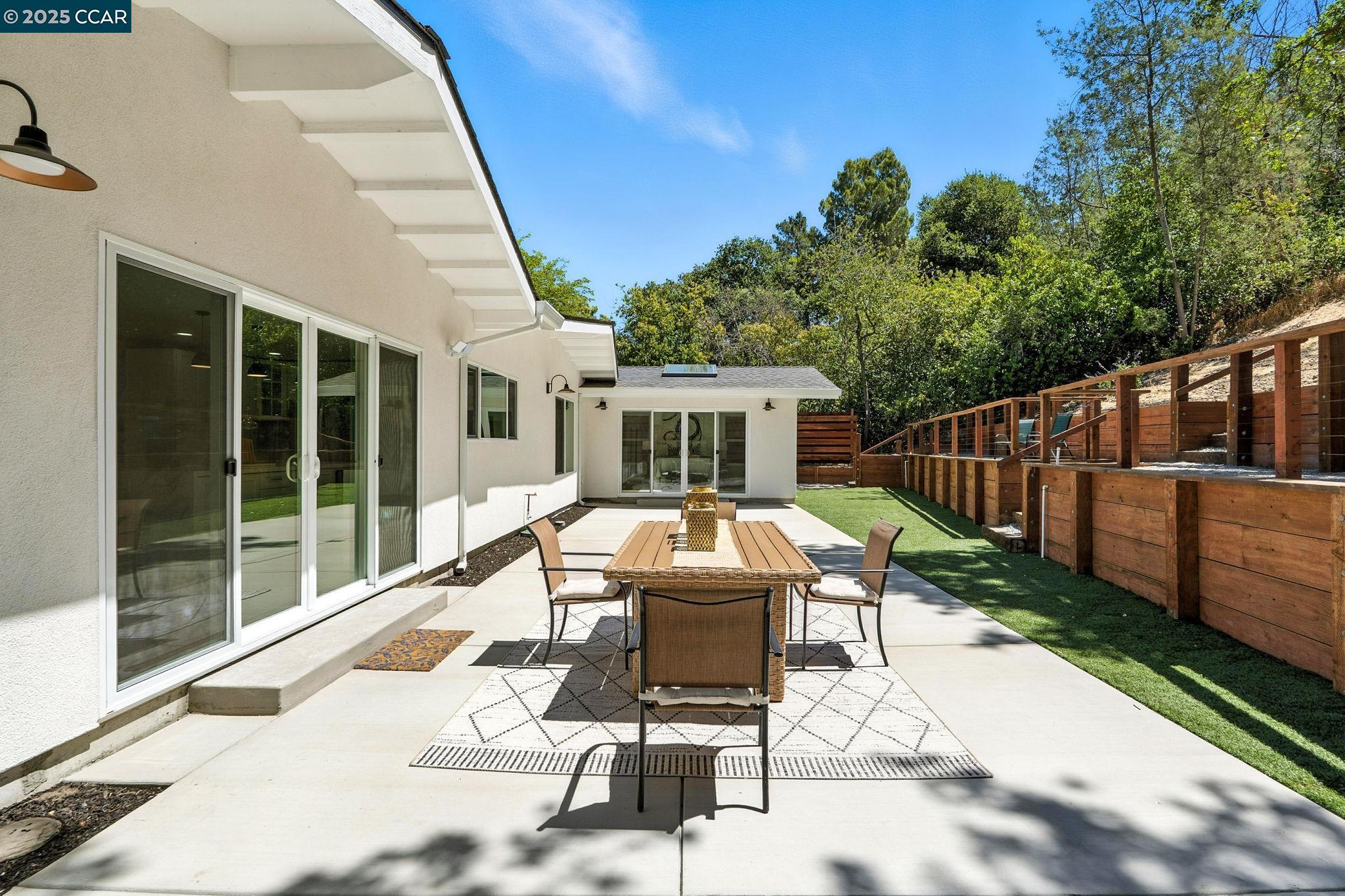 Detail Gallery Image 36 of 55 For 1717 Springbrook Rd, Lafayette,  CA 94549 - 4 Beds | 2 Baths