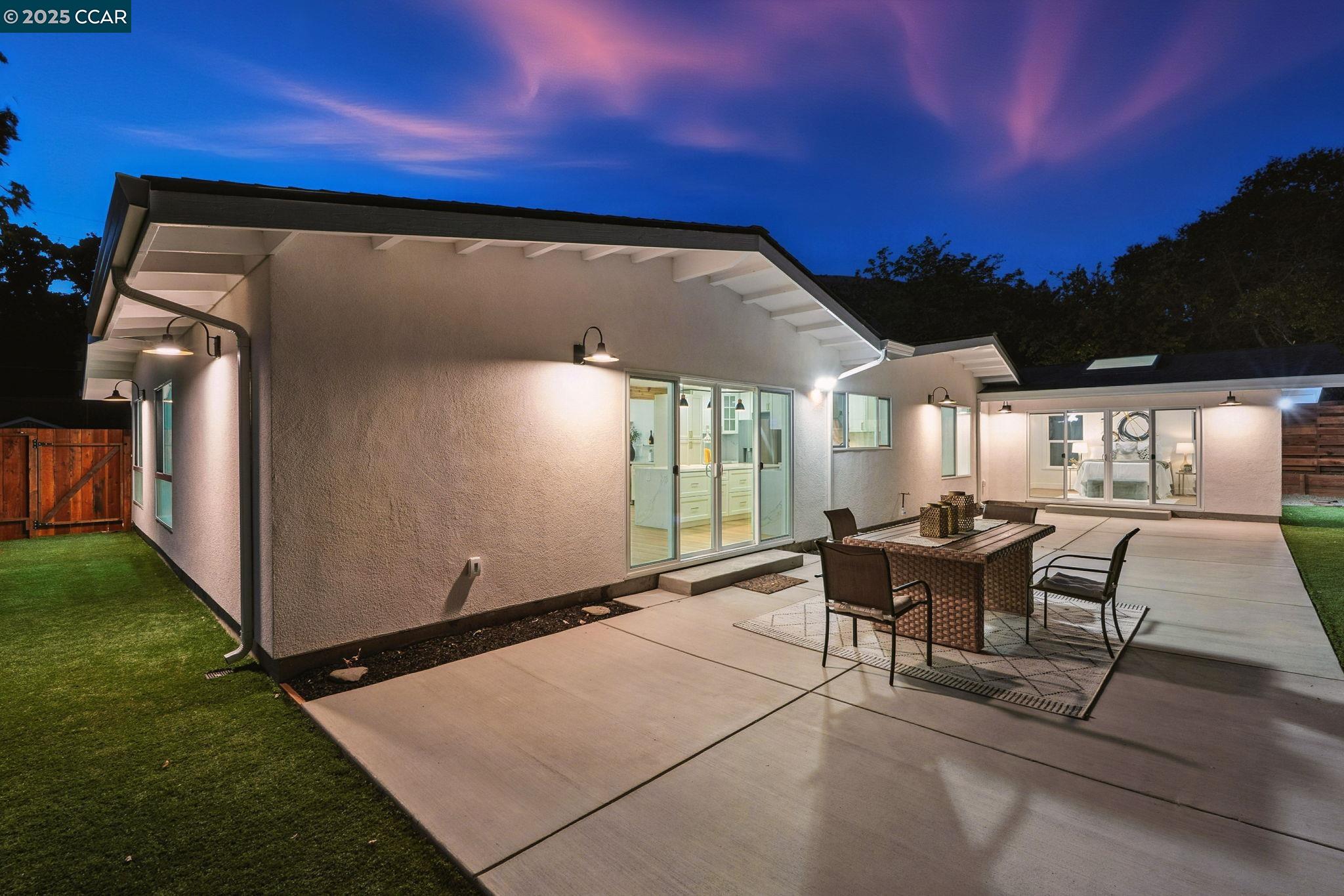 Detail Gallery Image 37 of 55 For 1717 Springbrook Rd, Lafayette,  CA 94549 - 4 Beds | 2 Baths