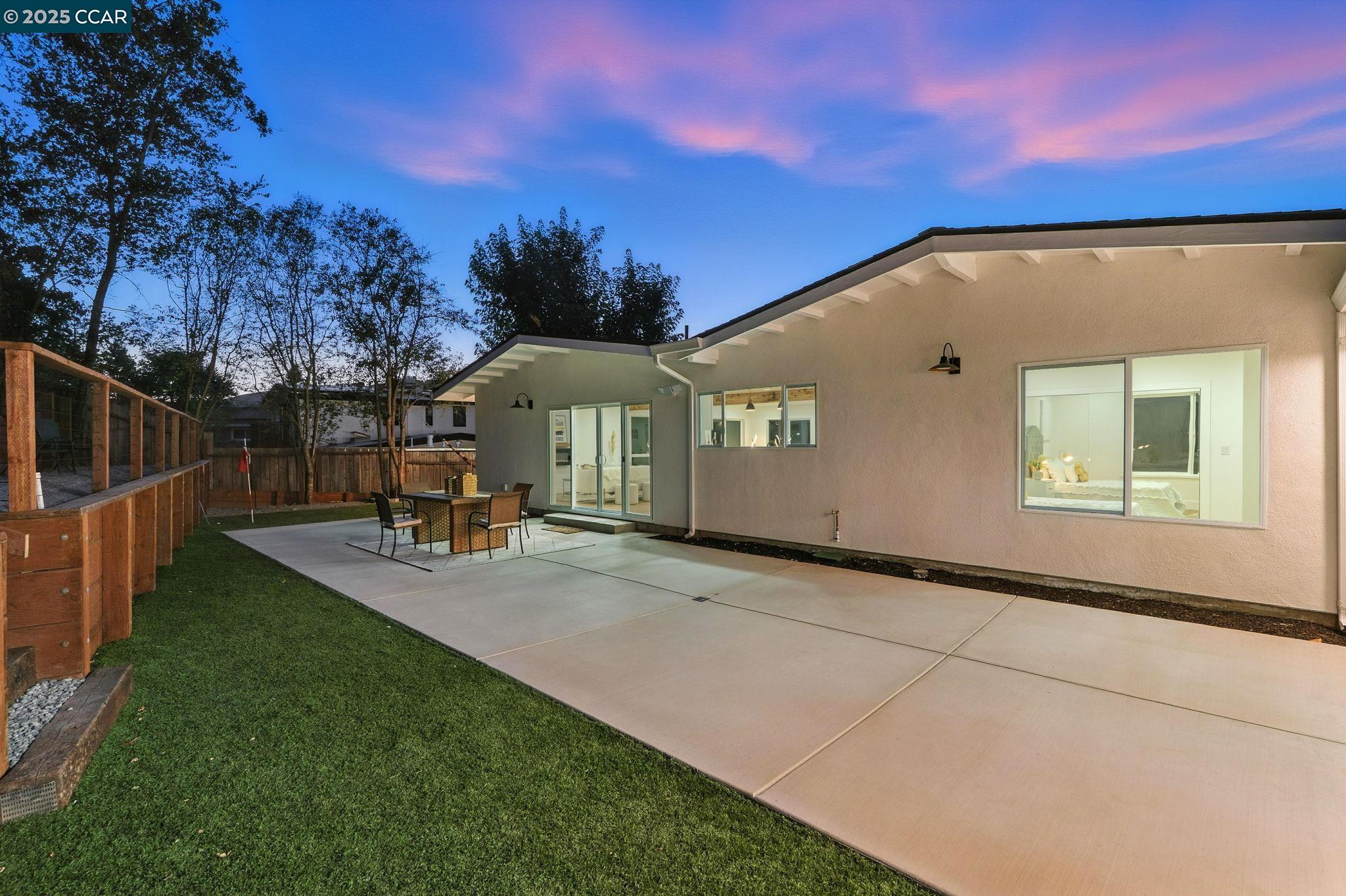 Detail Gallery Image 42 of 55 For 1717 Springbrook Rd, Lafayette,  CA 94549 - 4 Beds | 2 Baths