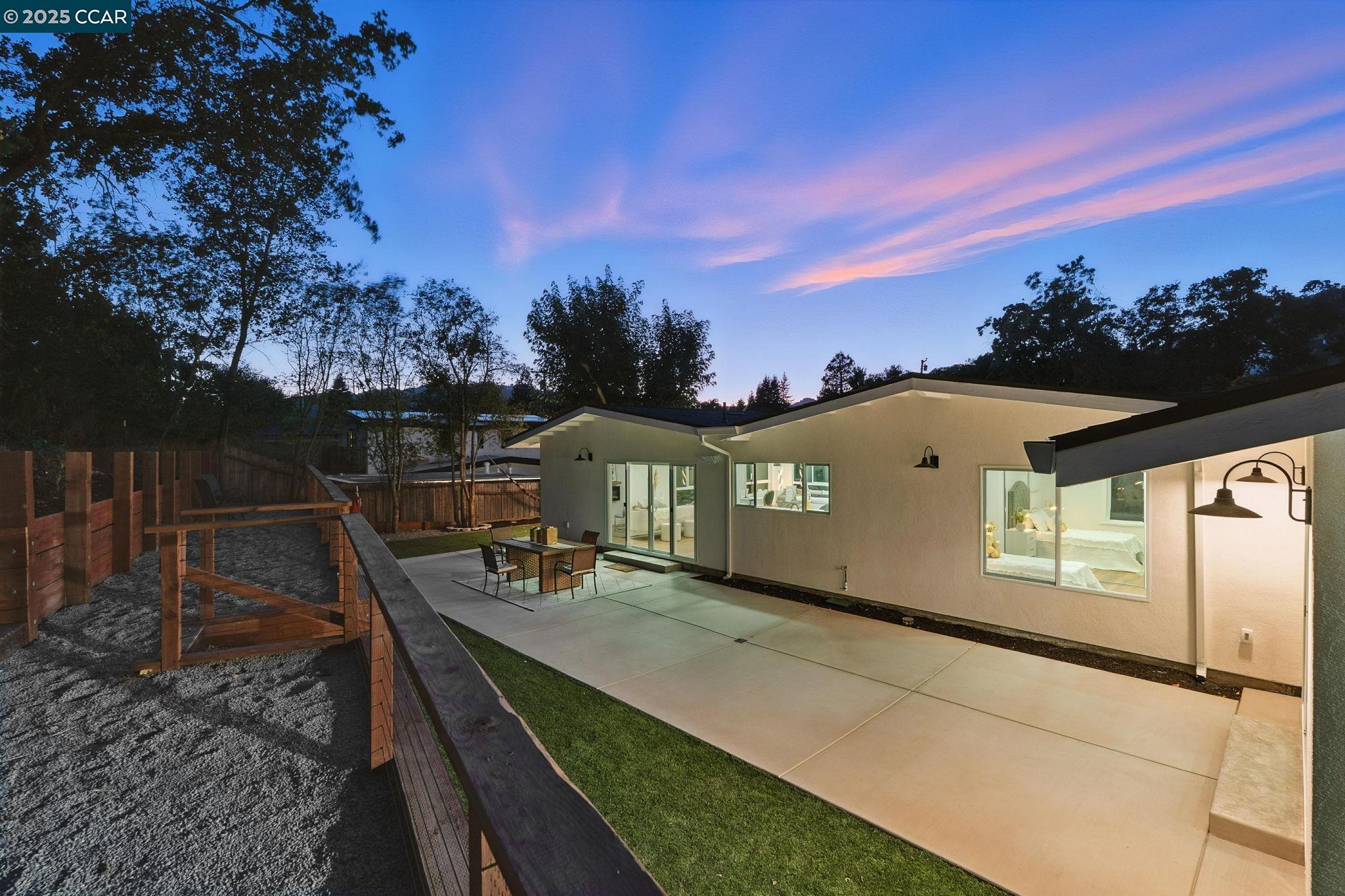Detail Gallery Image 43 of 55 For 1717 Springbrook Rd, Lafayette,  CA 94549 - 4 Beds | 2 Baths