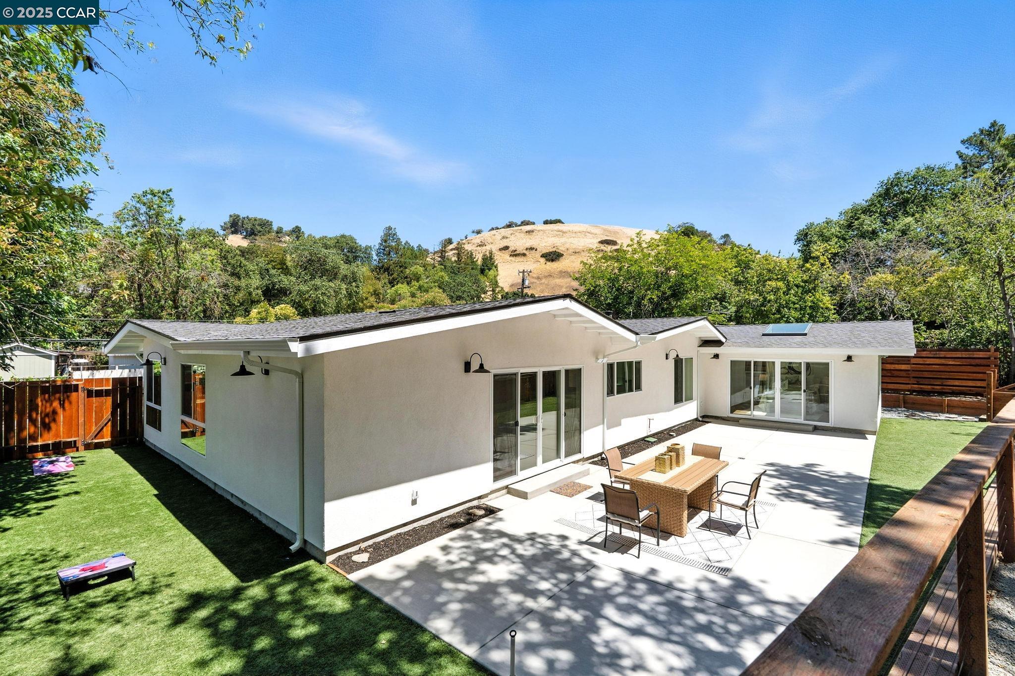 Detail Gallery Image 47 of 55 For 1717 Springbrook Rd, Lafayette,  CA 94549 - 4 Beds | 2 Baths