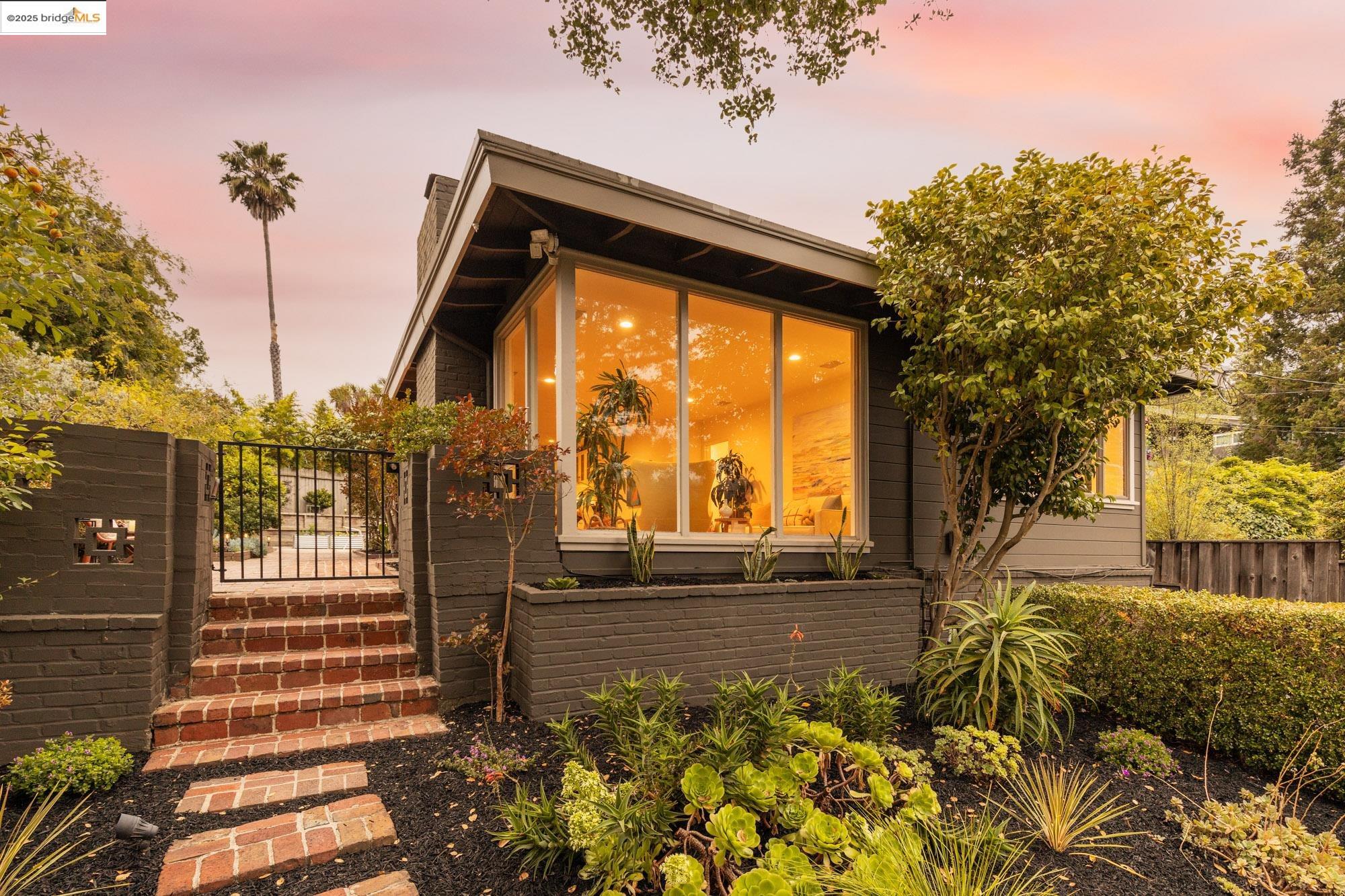 Front Image Thumbnail for EB41107266