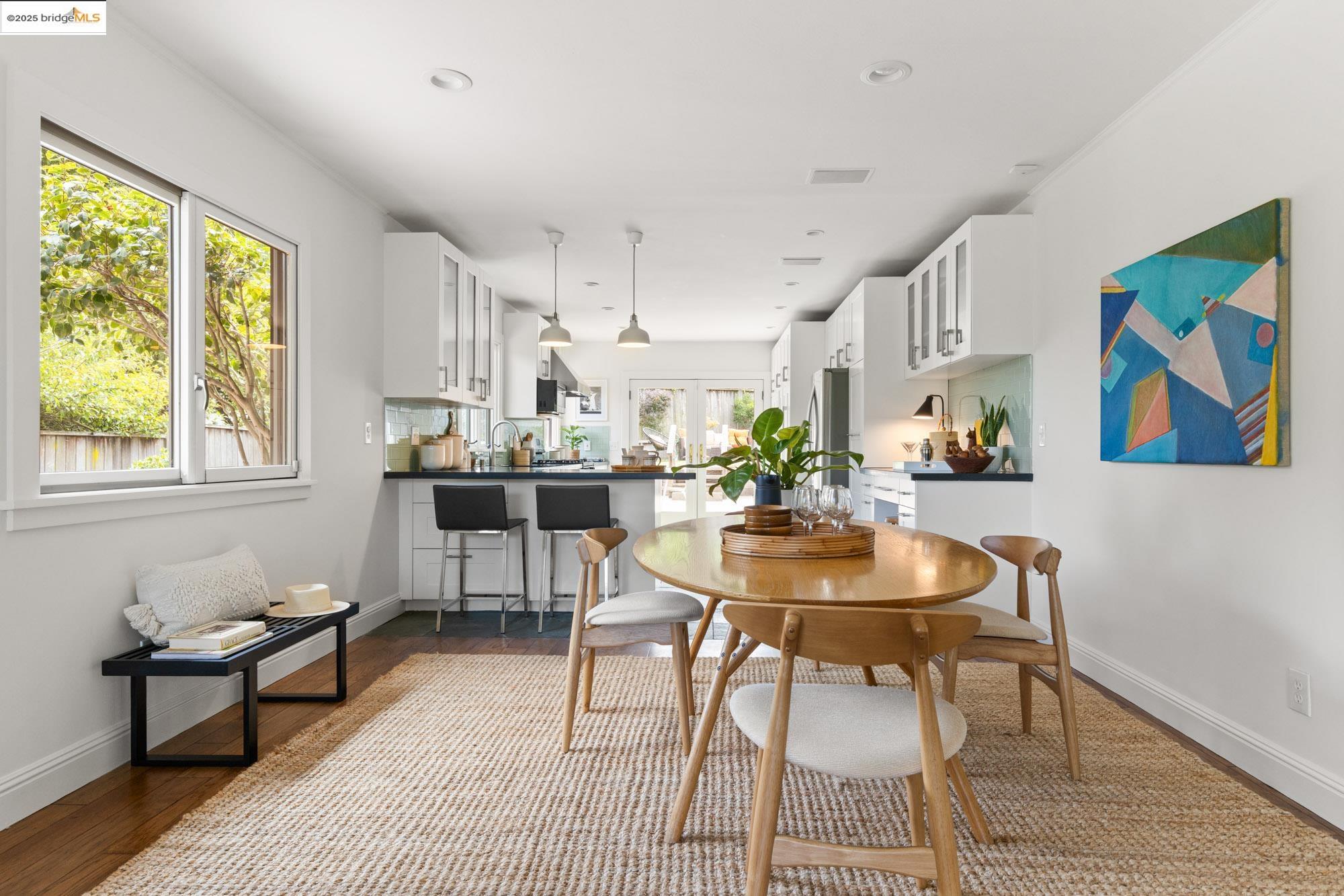 Detail Gallery Image 11 of 56 For 5671 Estates Dr, Oakland,  CA 94618 - 3 Beds | 2 Baths