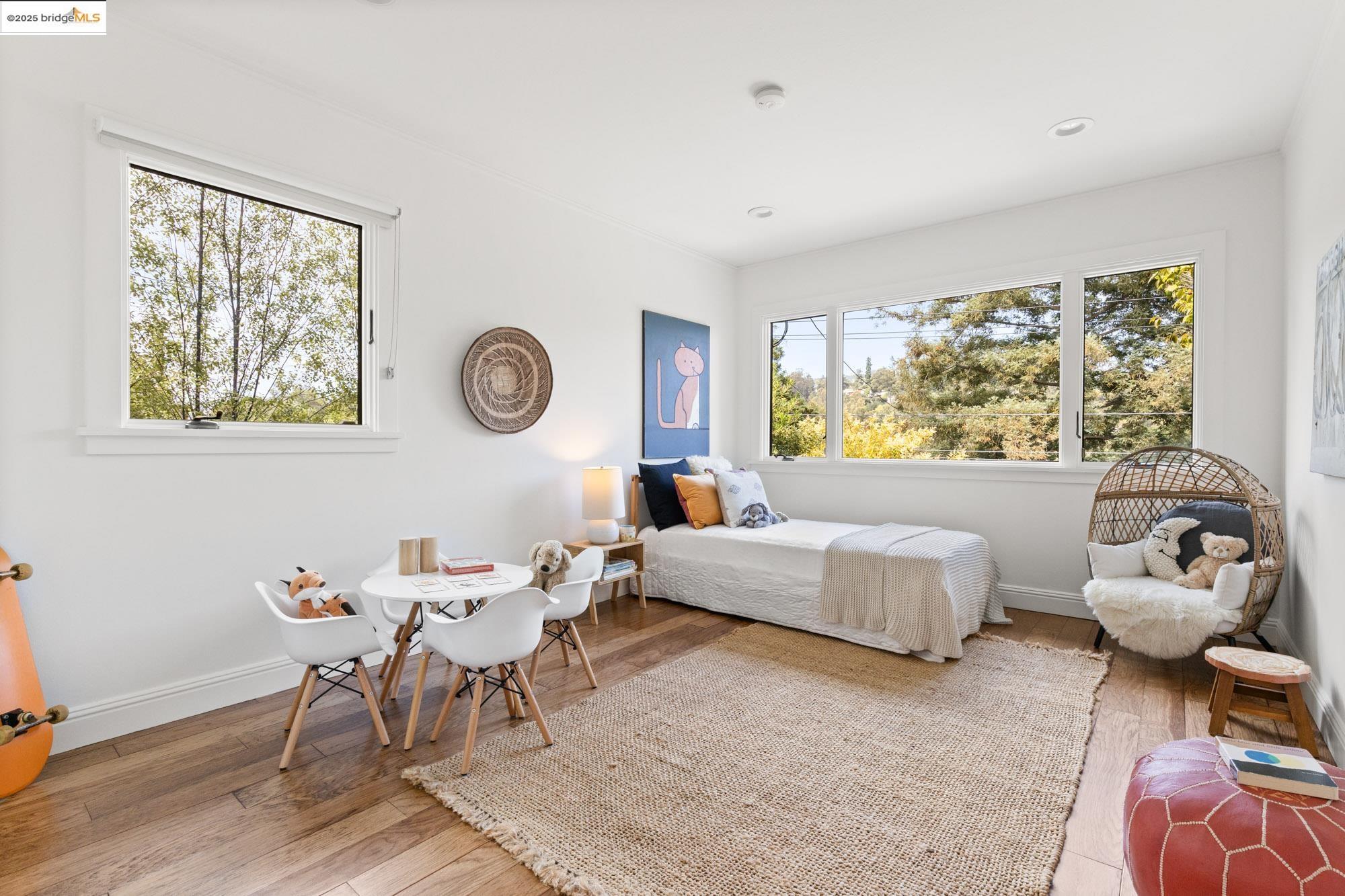 Detail Gallery Image 20 of 56 For 5671 Estates Dr, Oakland,  CA 94618 - 3 Beds | 2 Baths