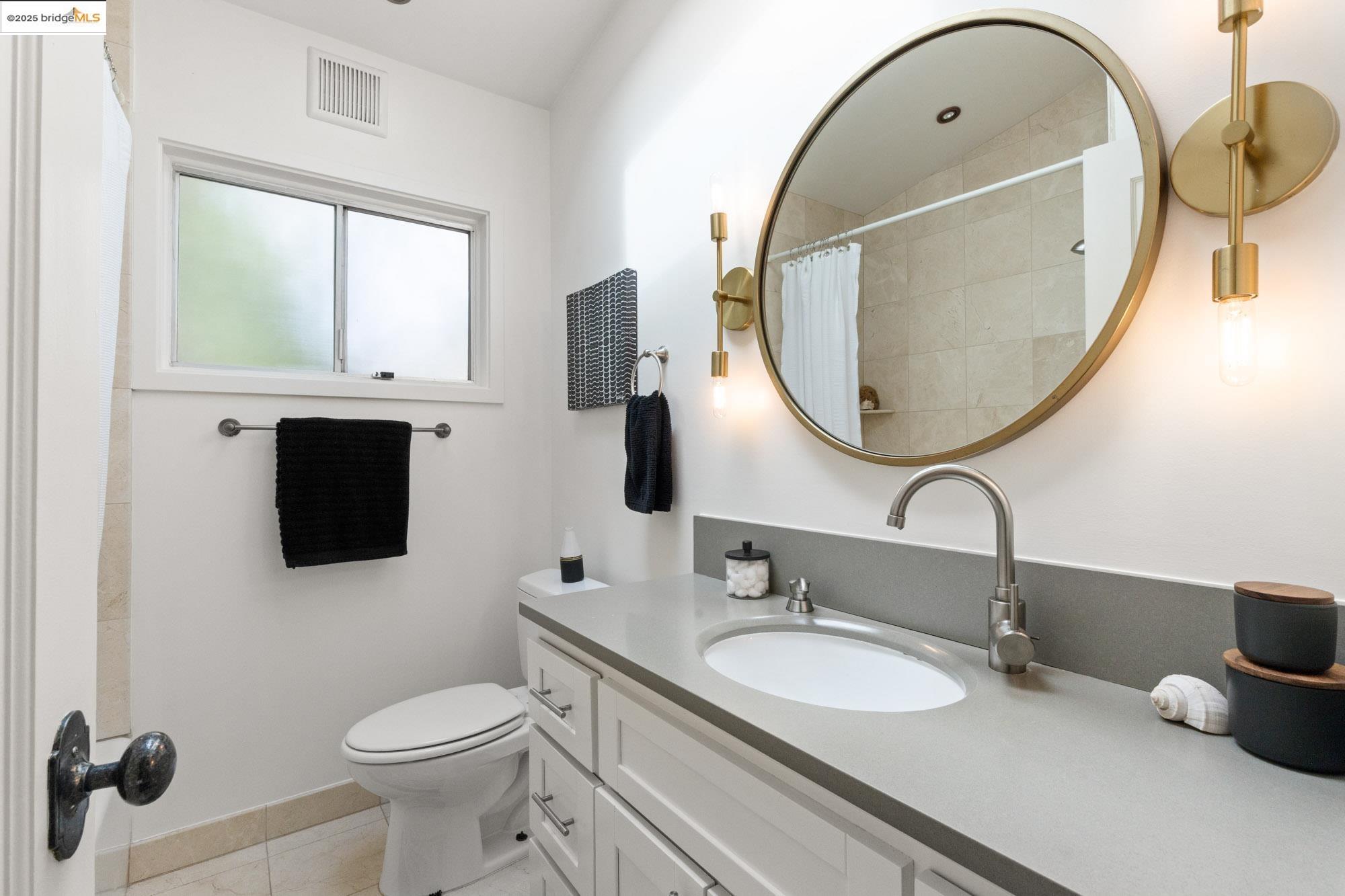 Detail Gallery Image 23 of 56 For 5671 Estates Dr, Oakland,  CA 94618 - 3 Beds | 2 Baths
