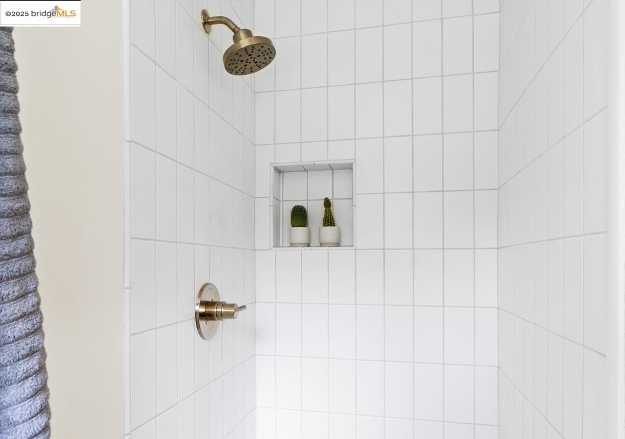 Detail Gallery Image 30 of 56 For 5671 Estates Dr, Oakland,  CA 94618 - 3 Beds | 2 Baths