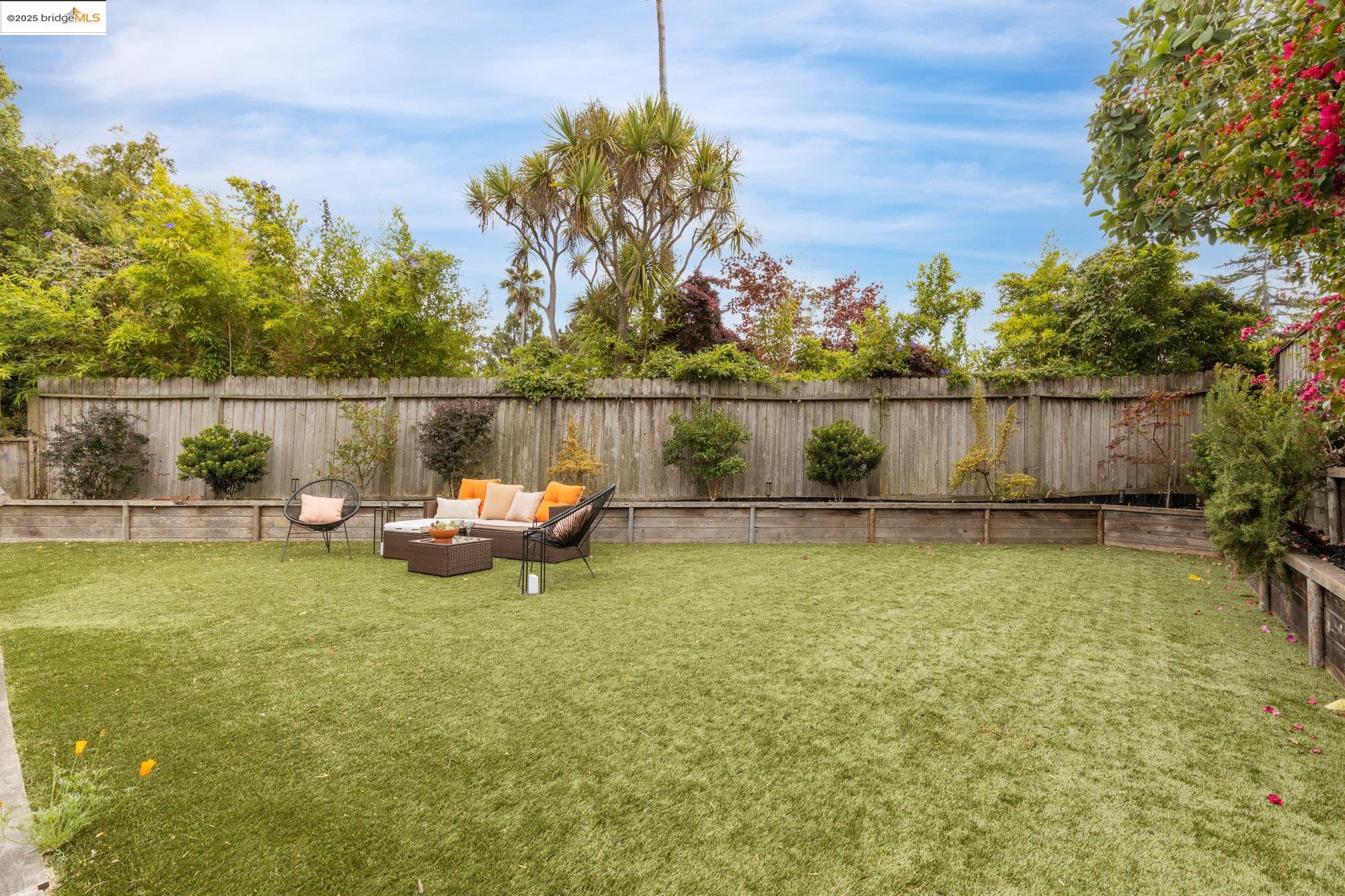 Detail Gallery Image 37 of 56 For 5671 Estates Dr, Oakland,  CA 94618 - 3 Beds | 2 Baths