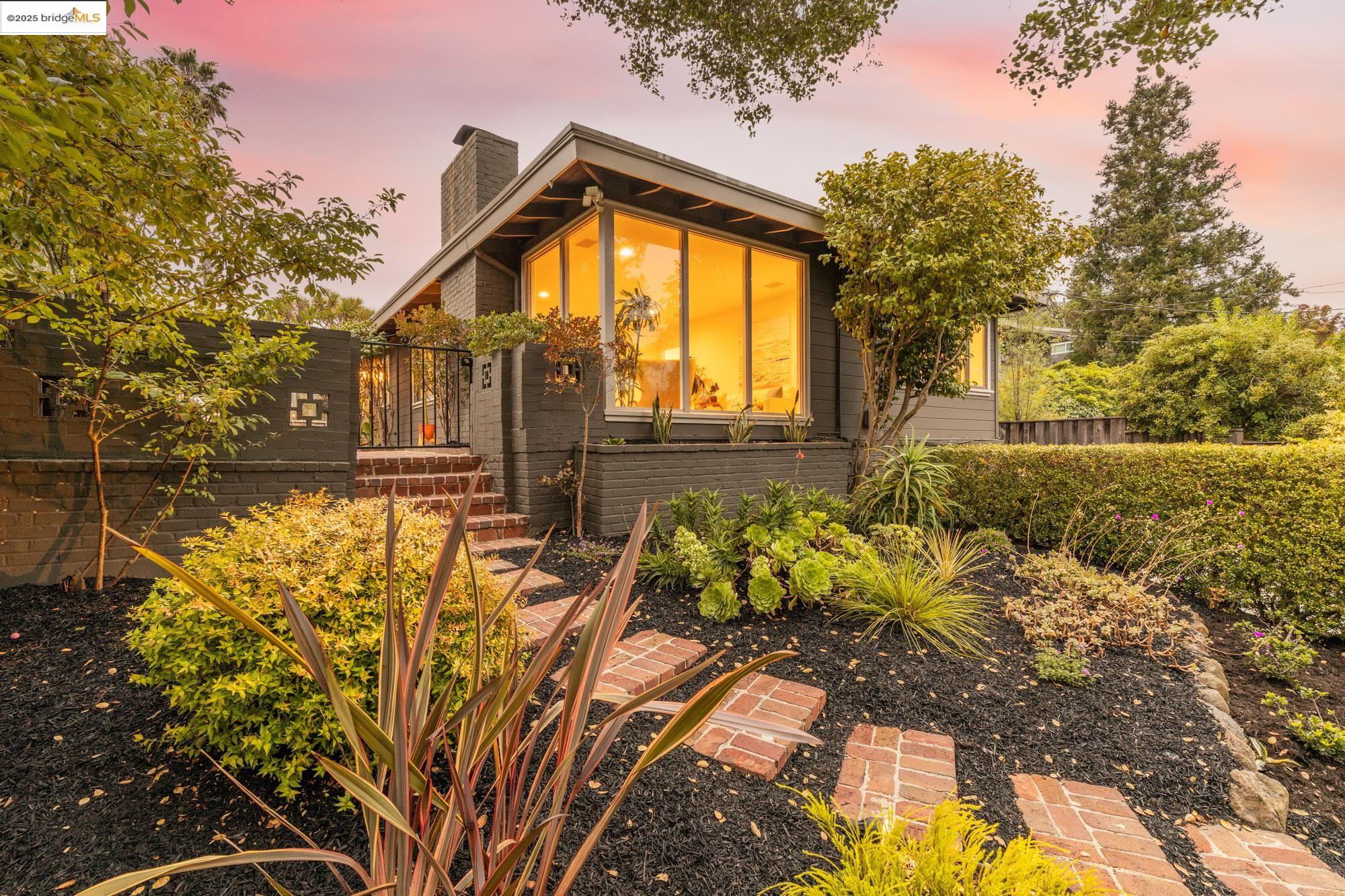 Detail Gallery Image 43 of 56 For 5671 Estates Dr, Oakland,  CA 94618 - 3 Beds | 2 Baths