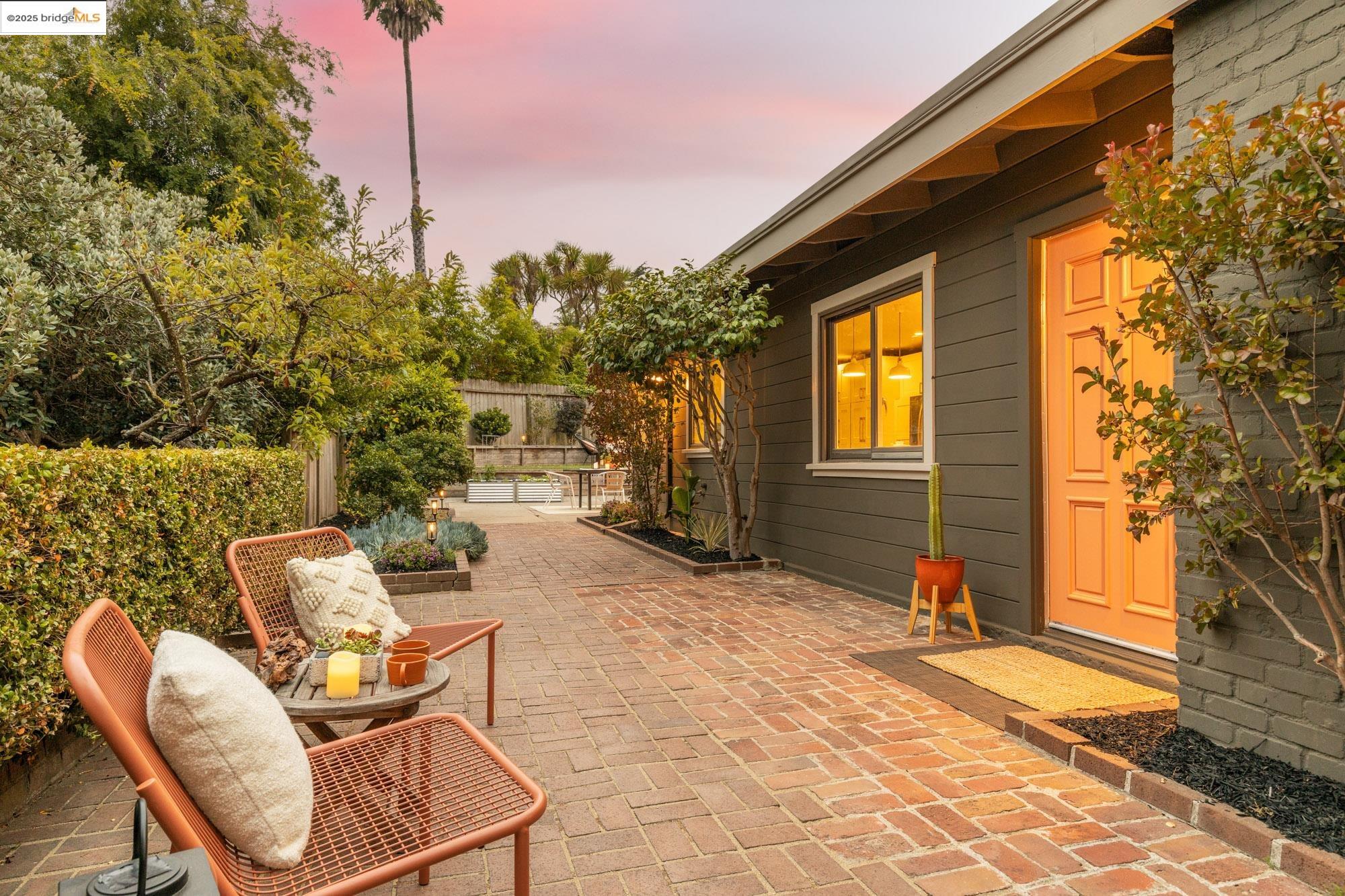 Detail Gallery Image 44 of 56 For 5671 Estates Dr, Oakland,  CA 94618 - 3 Beds | 2 Baths