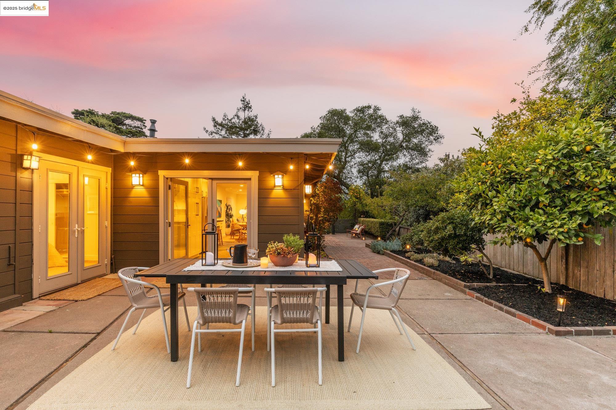 Detail Gallery Image 52 of 56 For 5671 Estates Dr, Oakland,  CA 94618 - 3 Beds | 2 Baths