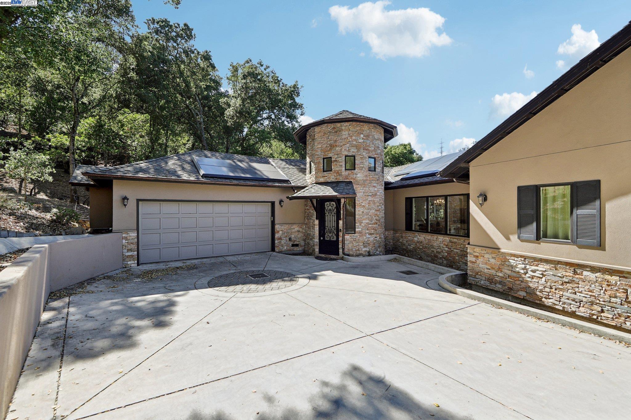 Detail Gallery Image 2 of 58 For 28 Vista Del Orinda, Orinda,  CA 94563 - 5 Beds | 5 Baths