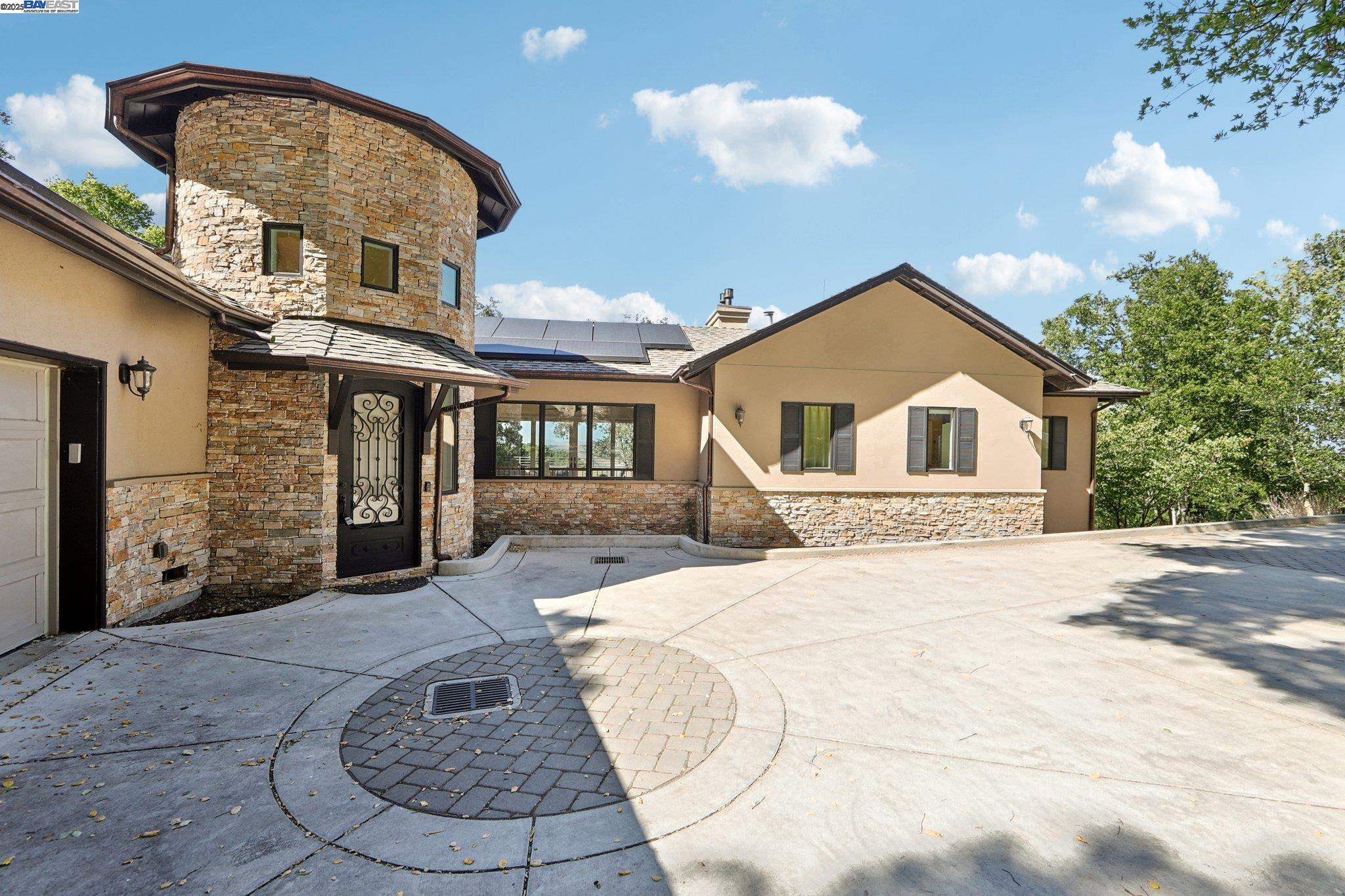 Detail Gallery Image 3 of 58 For 28 Vista Del Orinda, Orinda,  CA 94563 - 5 Beds | 5 Baths