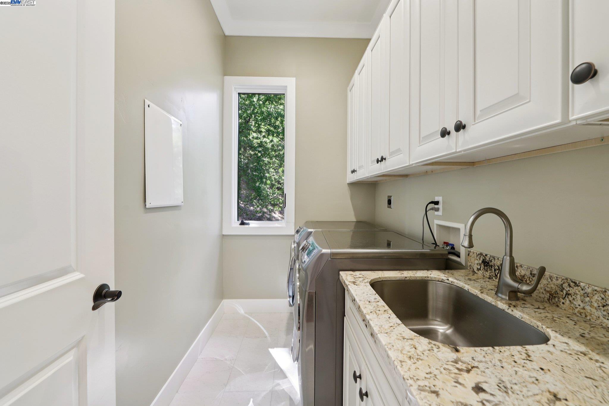 Detail Gallery Image 30 of 58 For 28 Vista Del Orinda, Orinda,  CA 94563 - 5 Beds | 5 Baths
