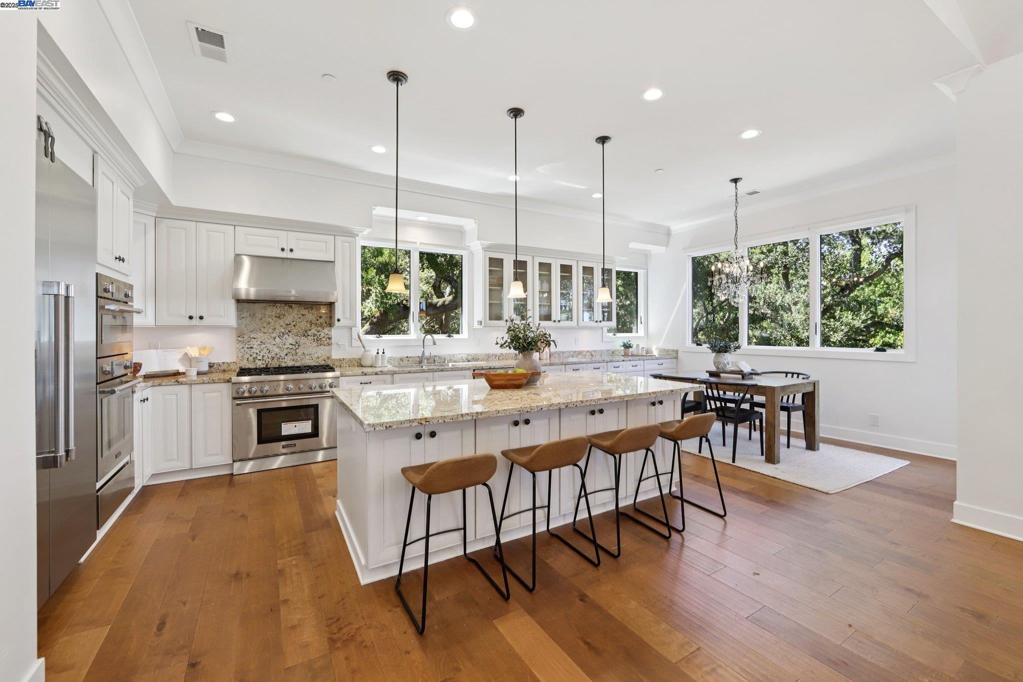 Detail Gallery Image 8 of 58 For 28 Vista Del Orinda, Orinda,  CA 94563 - 5 Beds | 5 Baths