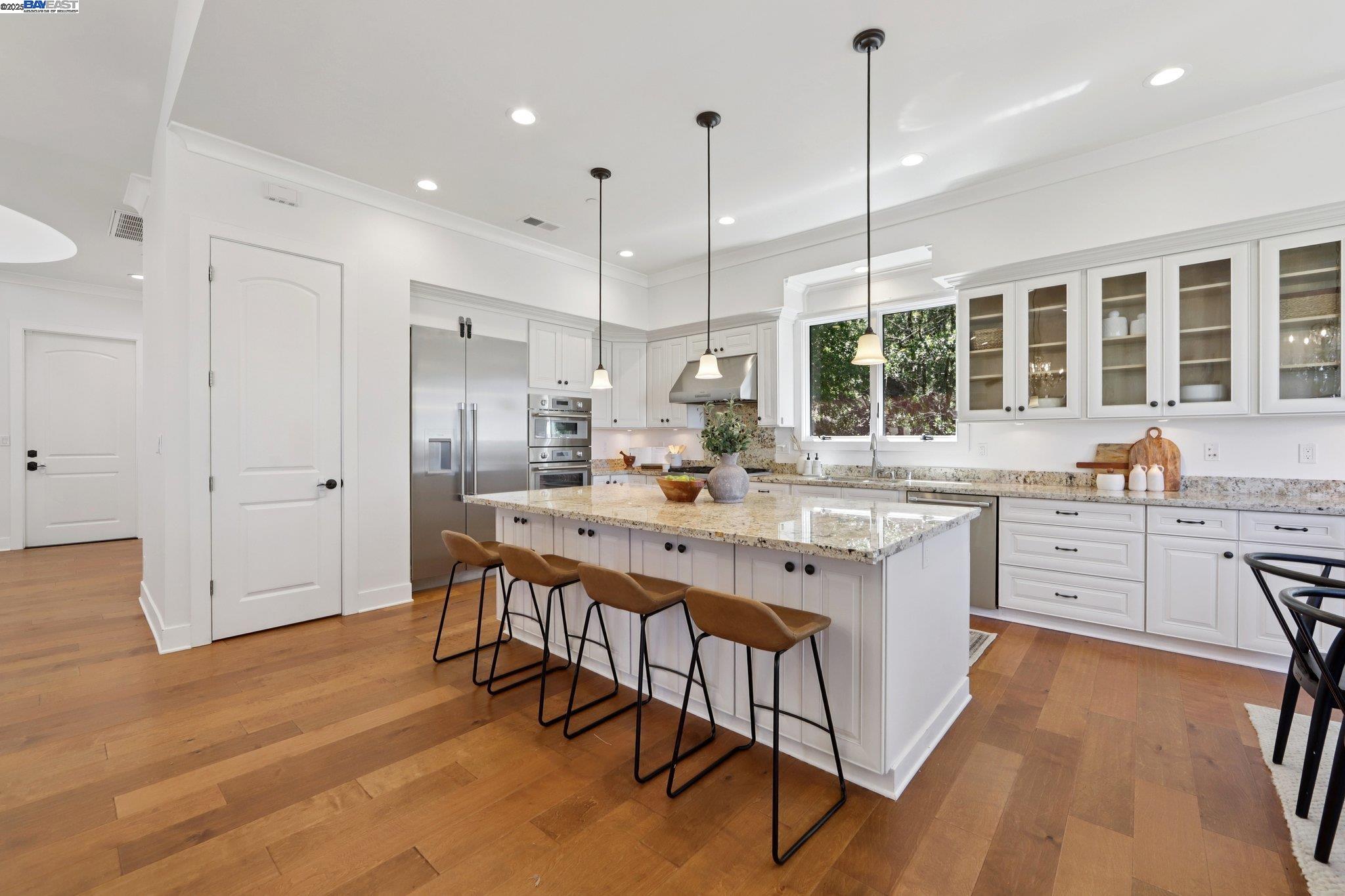 Detail Gallery Image 9 of 58 For 28 Vista Del Orinda, Orinda,  CA 94563 - 5 Beds | 5 Baths