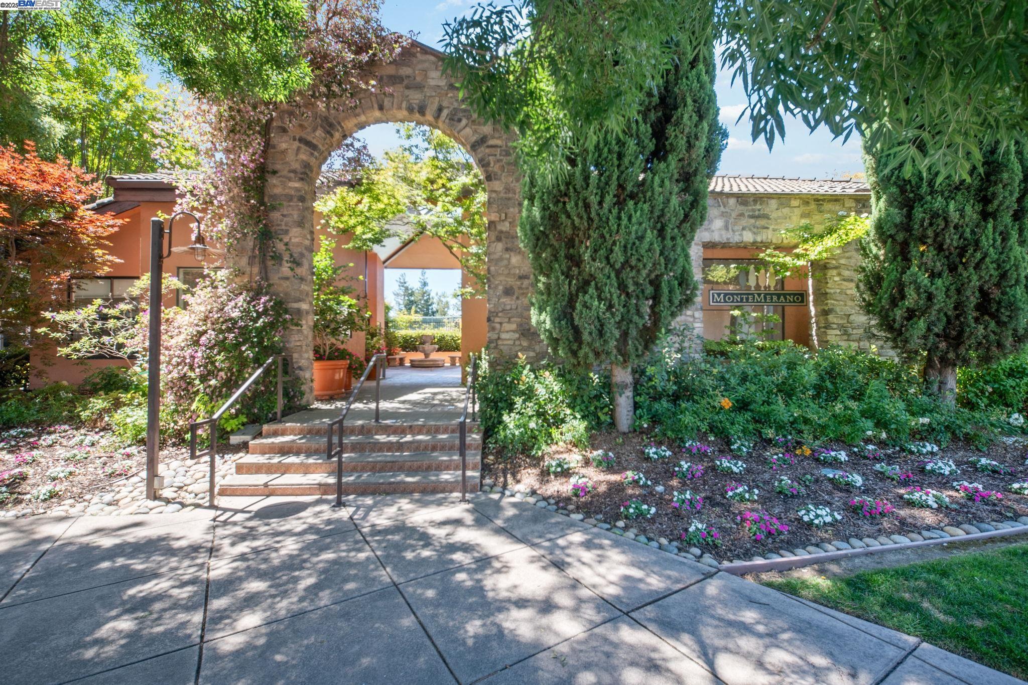 MLS: 41107268 Condo For Sale