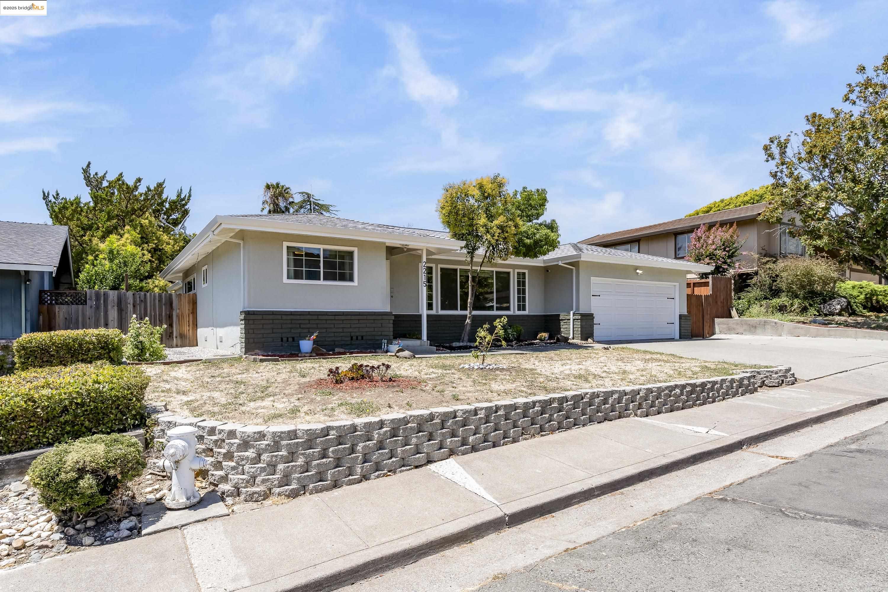 Detail Gallery Image 1 of 60 For 2215 Cunningham Dr, Fairfield,  CA 94533 - 4 Beds | 2 Baths