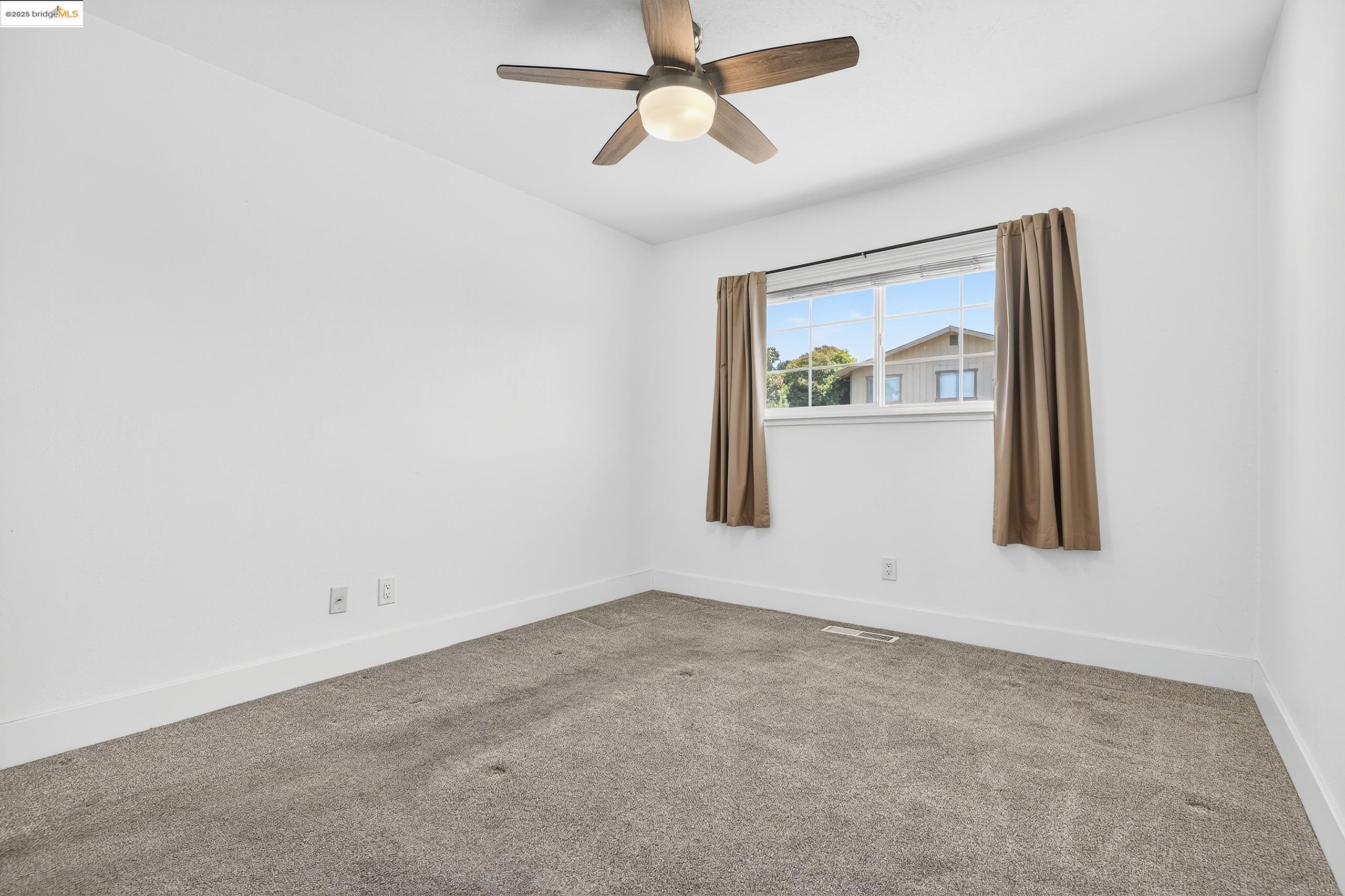 Detail Gallery Image 28 of 60 For 2215 Cunningham Dr, Fairfield,  CA 94533 - 4 Beds | 2 Baths