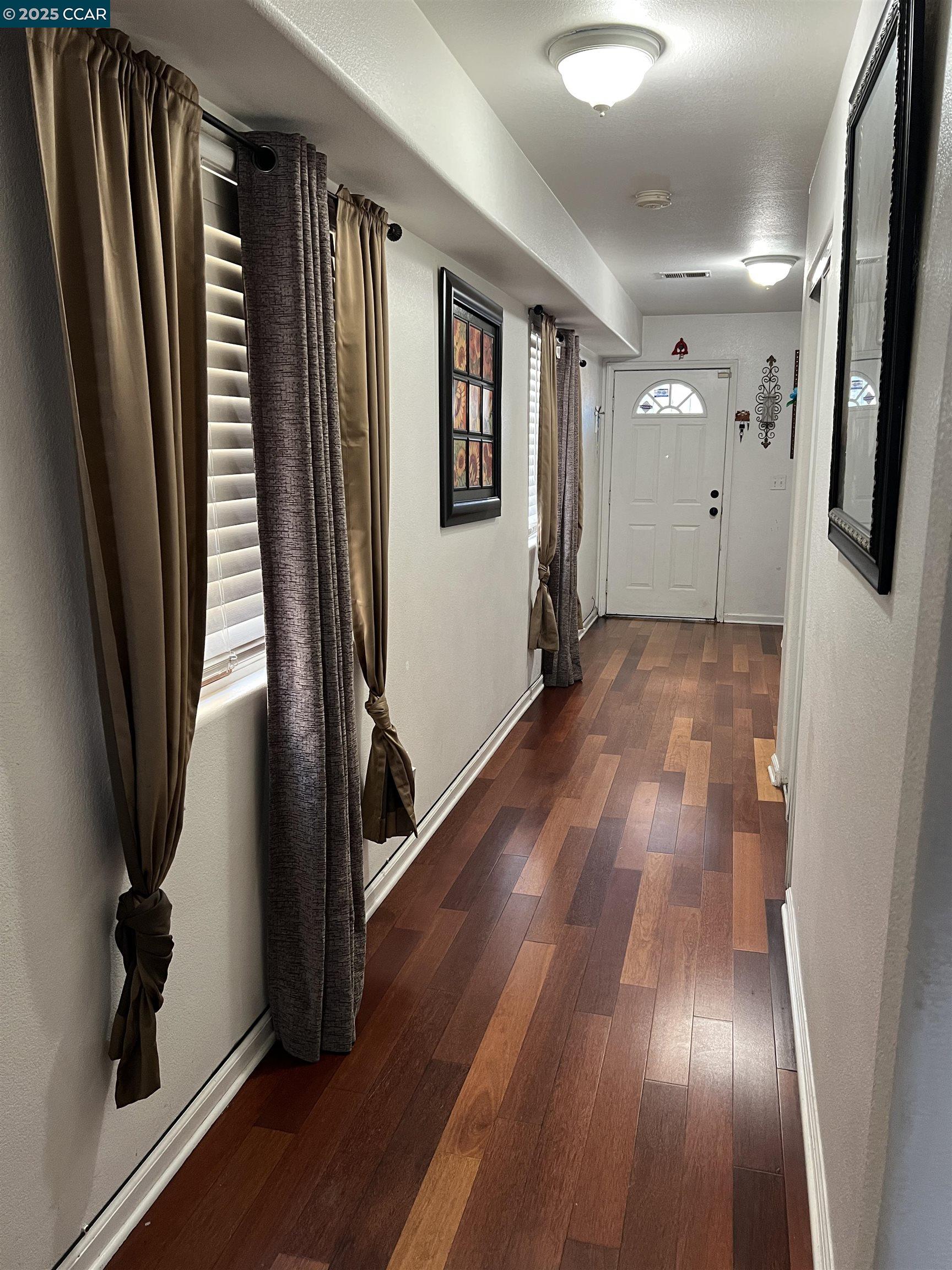 Detail Gallery Image 3 of 17 For 101 Sanford Ave, Richmond,  CA 94801 - 3 Beds | 2/1 Baths