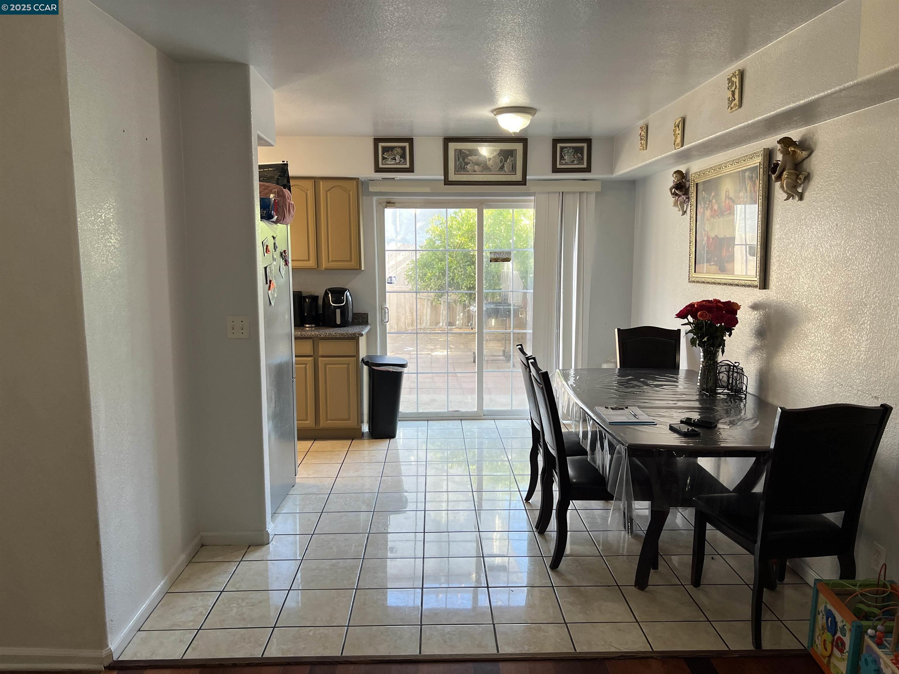 Detail Gallery Image 5 of 17 For 101 Sanford Ave, Richmond,  CA 94801 - 3 Beds | 2/1 Baths