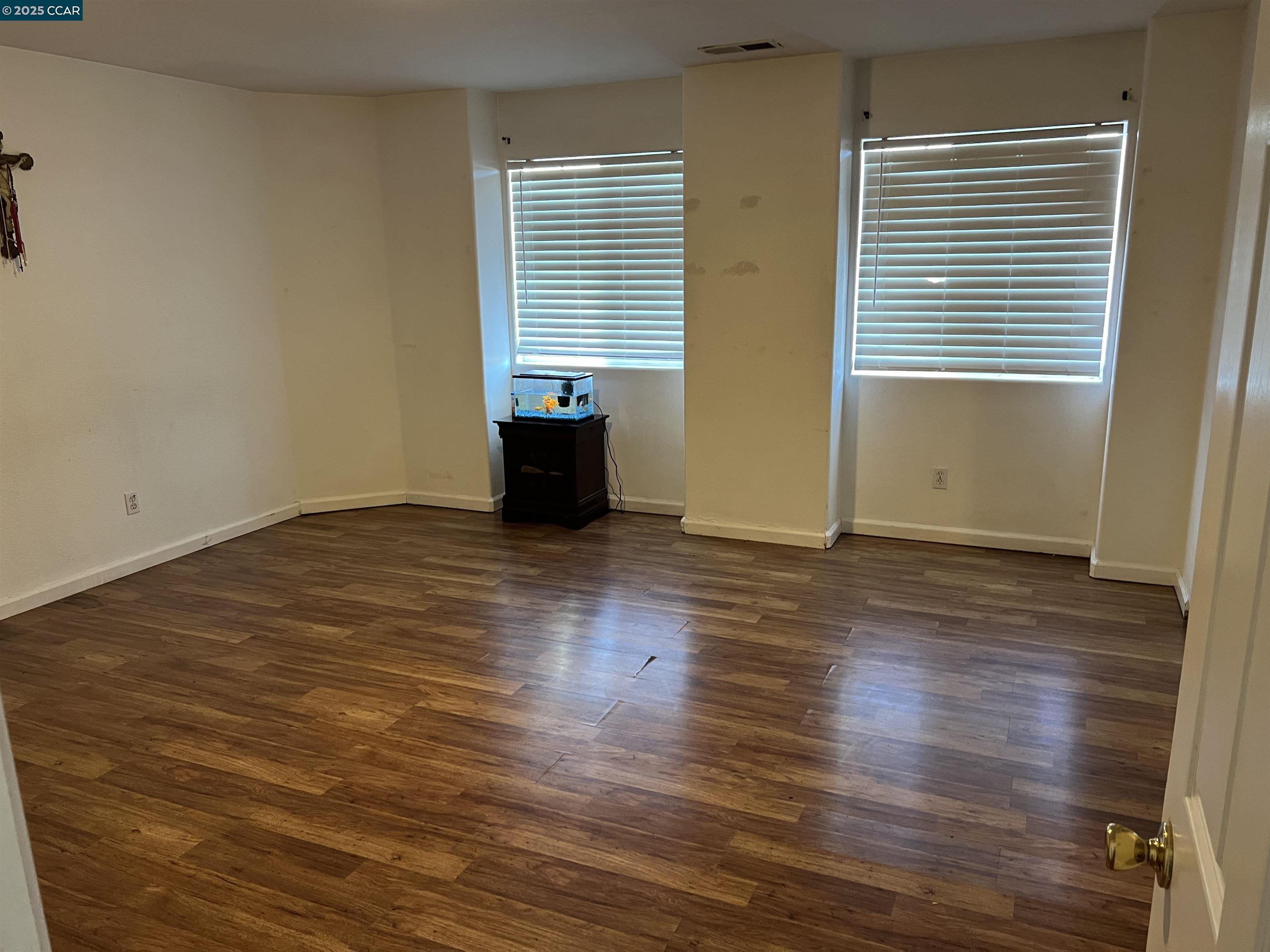 Detail Gallery Image 10 of 17 For 101 Sanford Ave, Richmond,  CA 94801 - 3 Beds | 2/1 Baths