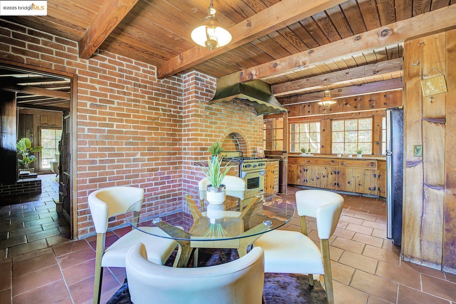 Detail Gallery Image 12 of 38 For 700 Coventry Rd, Kensington,  CA 94707 - 1 Beds | 1 Baths