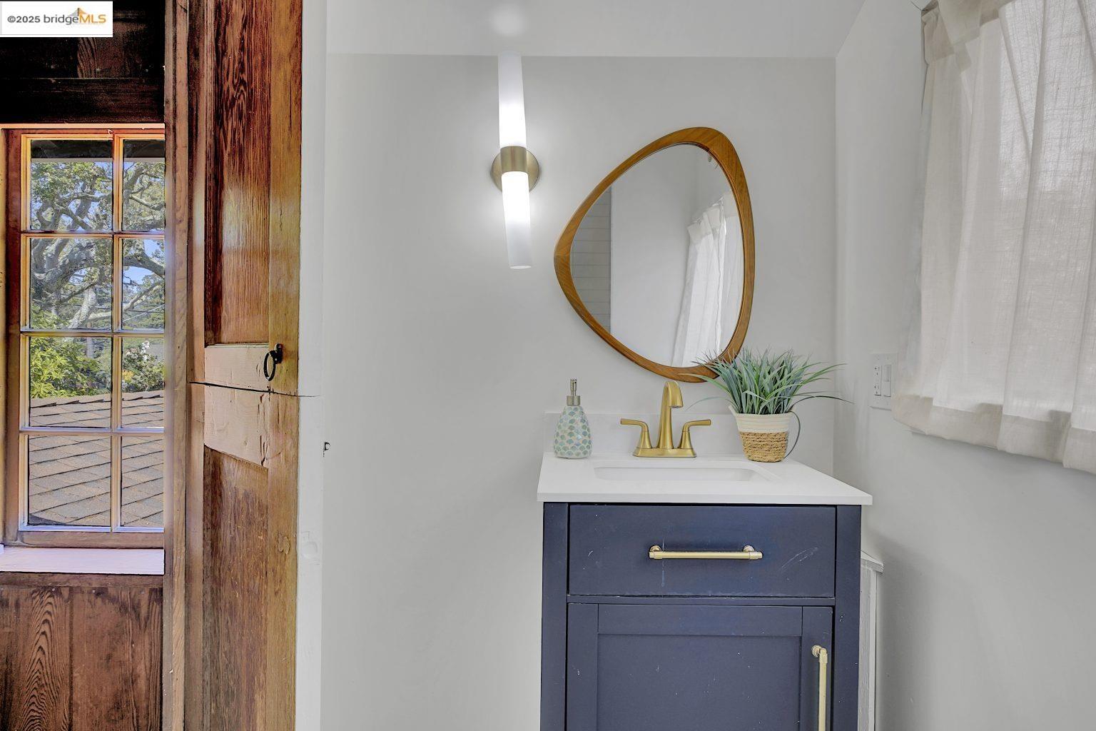 Detail Gallery Image 26 of 38 For 700 Coventry Rd, Kensington,  CA 94707 - 1 Beds | 1 Baths