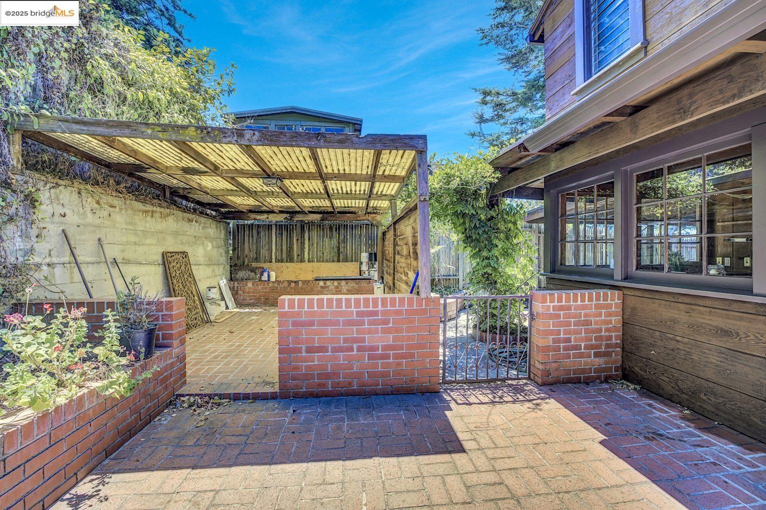 Detail Gallery Image 29 of 38 For 700 Coventry Rd, Kensington,  CA 94707 - 1 Beds | 1 Baths