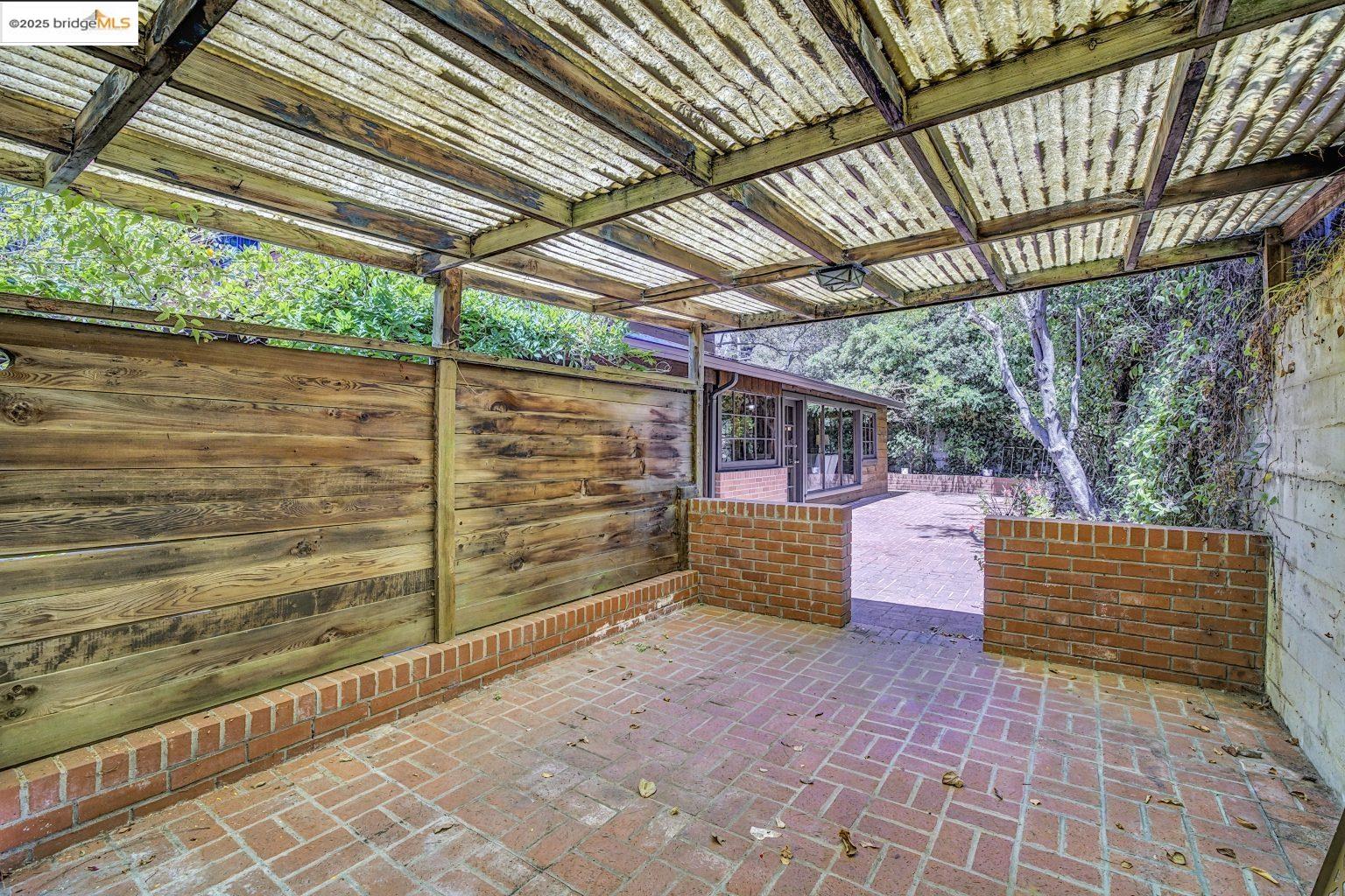 Detail Gallery Image 30 of 38 For 700 Coventry Rd, Kensington,  CA 94707 - 1 Beds | 1 Baths