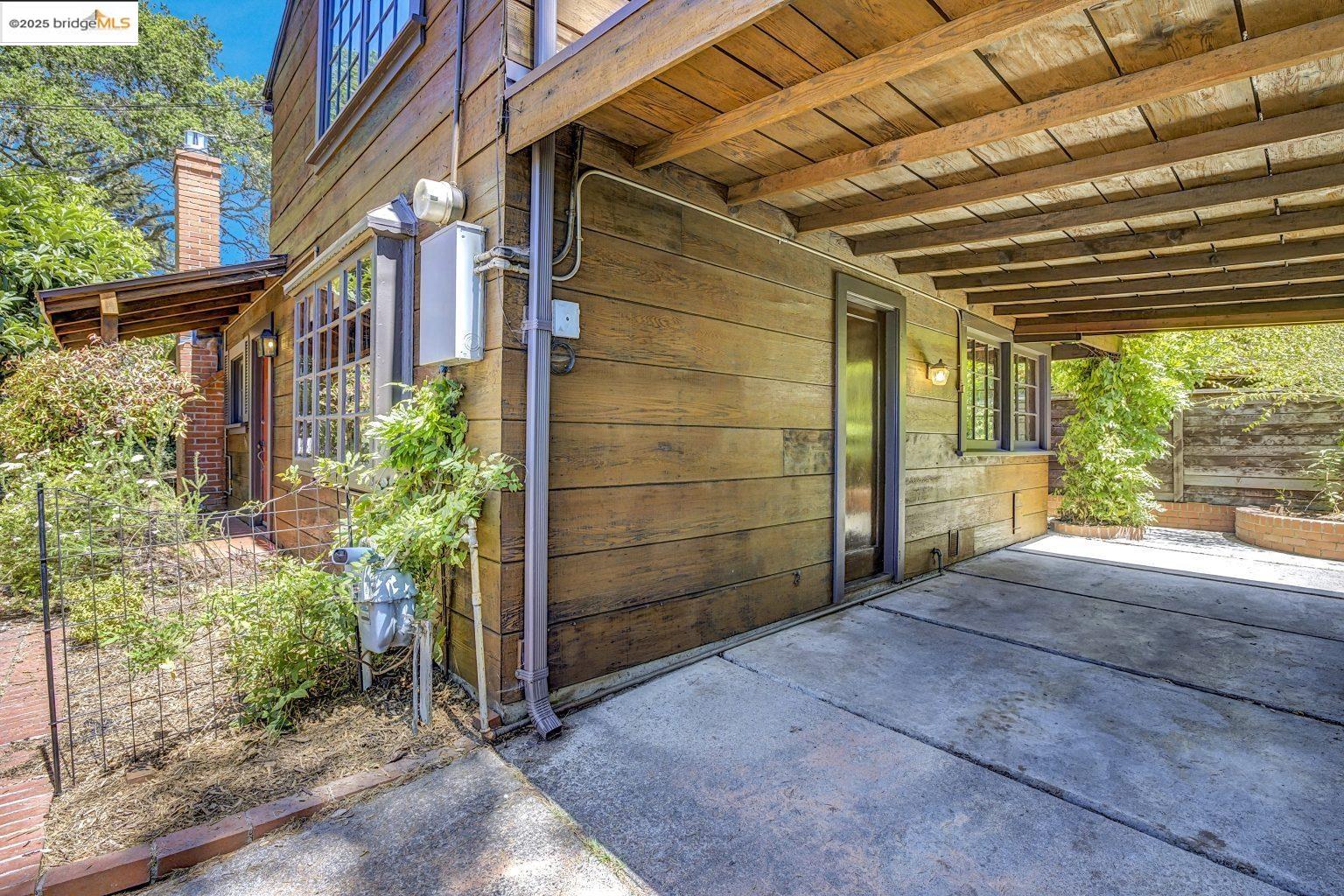 Detail Gallery Image 31 of 38 For 700 Coventry Rd, Kensington,  CA 94707 - 1 Beds | 1 Baths