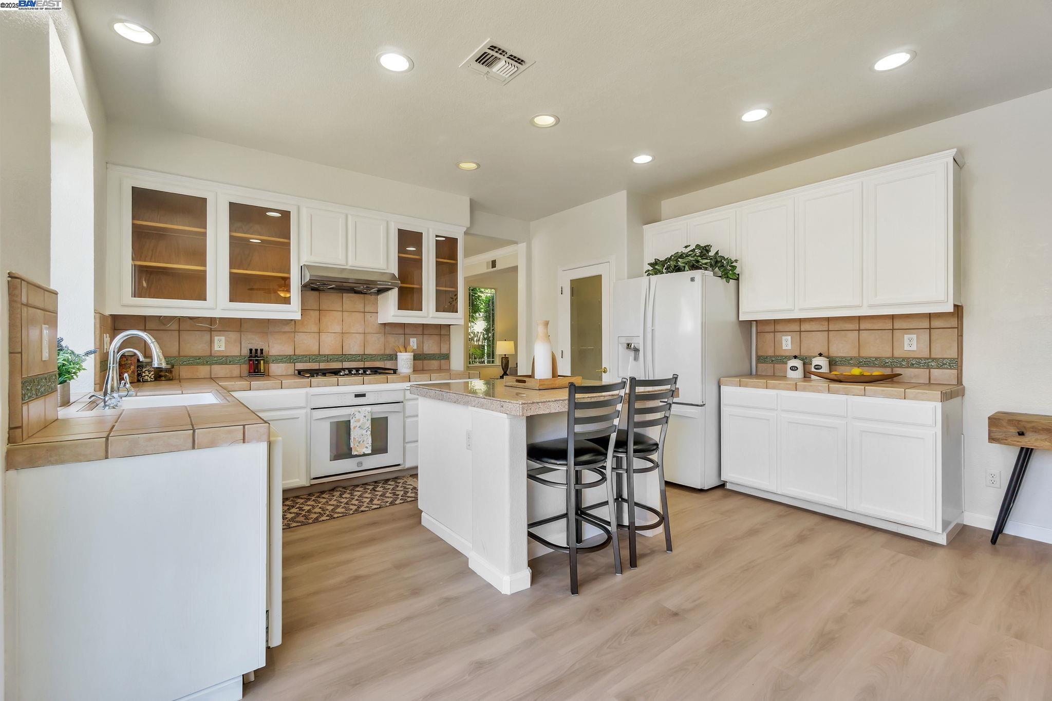 Detail Gallery Image 15 of 53 For 1065 Somersby Way, Brentwood,  CA 94513 - 5 Beds | 3 Baths