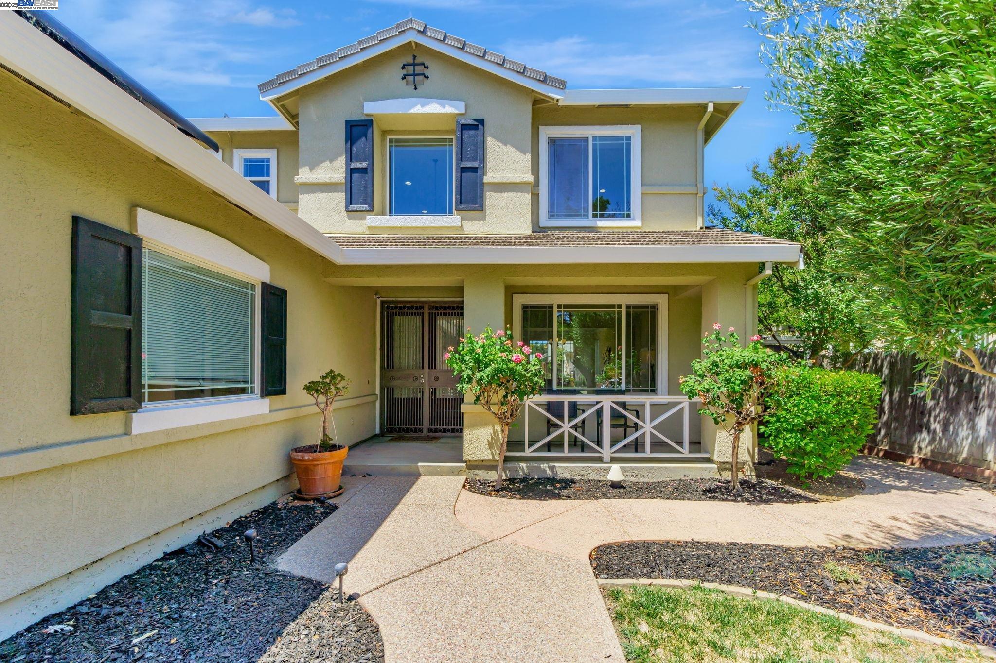 Detail Gallery Image 3 of 53 For 1065 Somersby Way, Brentwood,  CA 94513 - 5 Beds | 3 Baths