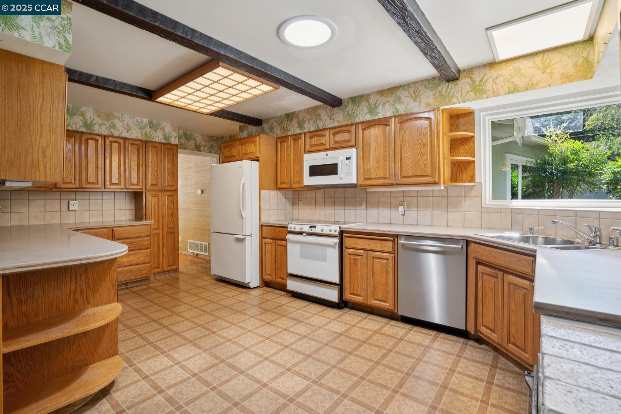 Detail Gallery Image 20 of 50 For 9 Lind Ct, Orinda,  CA 94563 - 4 Beds | 2/1 Baths