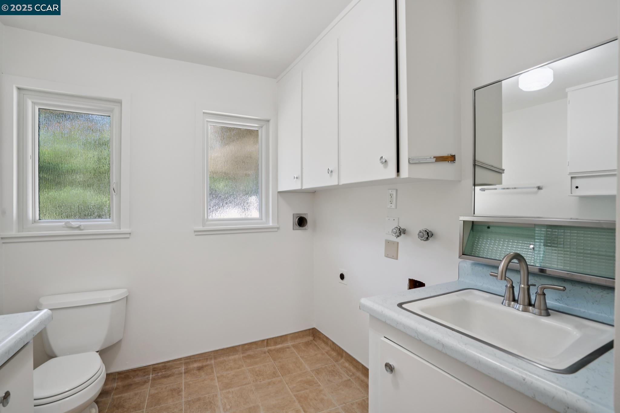 Detail Gallery Image 40 of 50 For 9 Lind Ct, Orinda,  CA 94563 - 4 Beds | 2/1 Baths