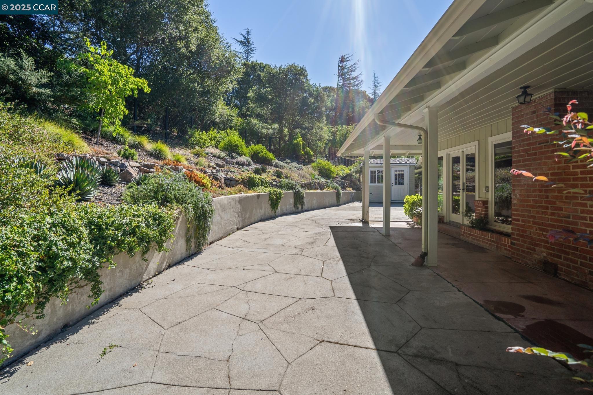 Detail Gallery Image 44 of 50 For 9 Lind Ct, Orinda,  CA 94563 - 4 Beds | 2/1 Baths