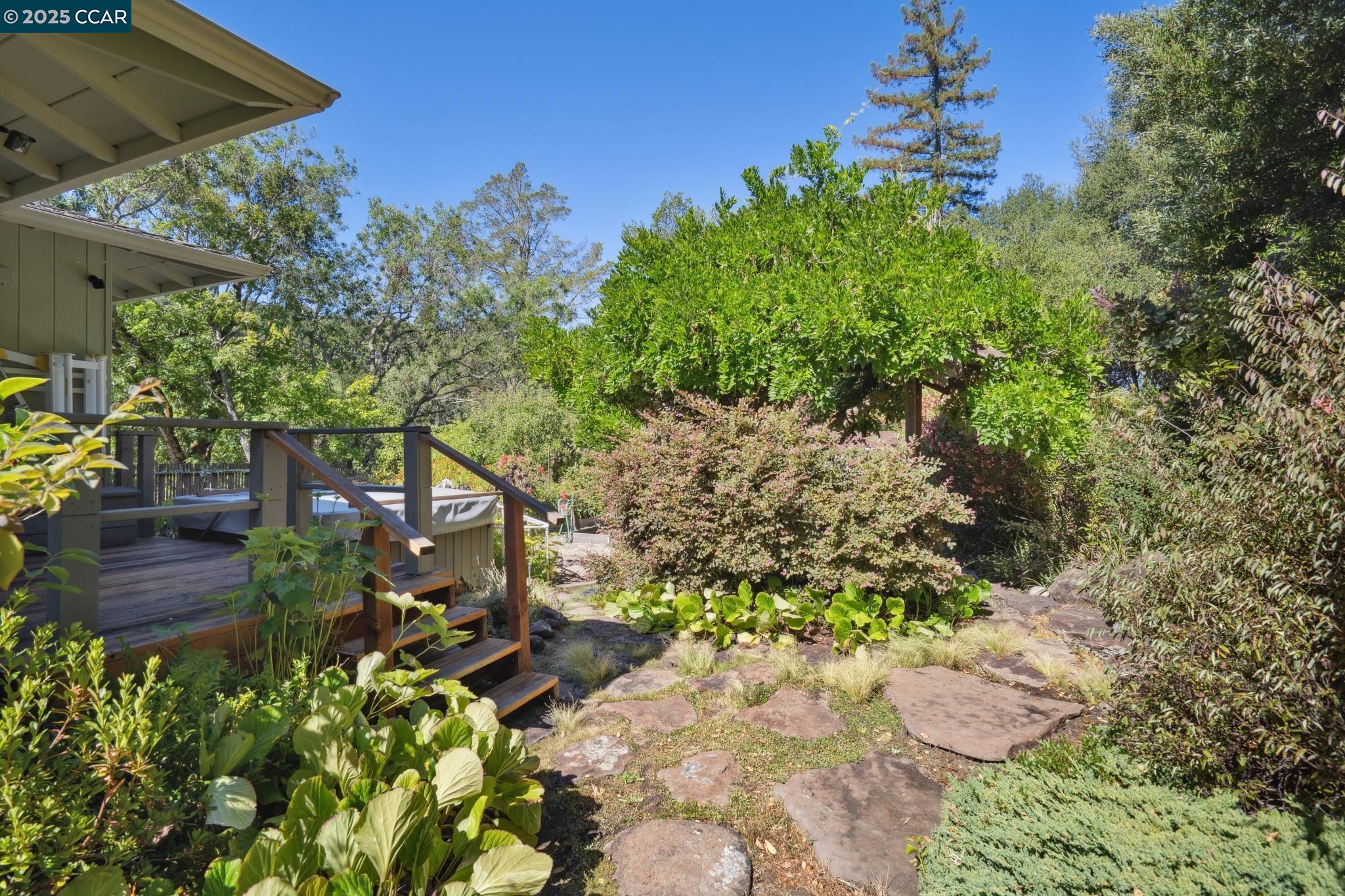 Detail Gallery Image 45 of 50 For 9 Lind Ct, Orinda,  CA 94563 - 4 Beds | 2/1 Baths