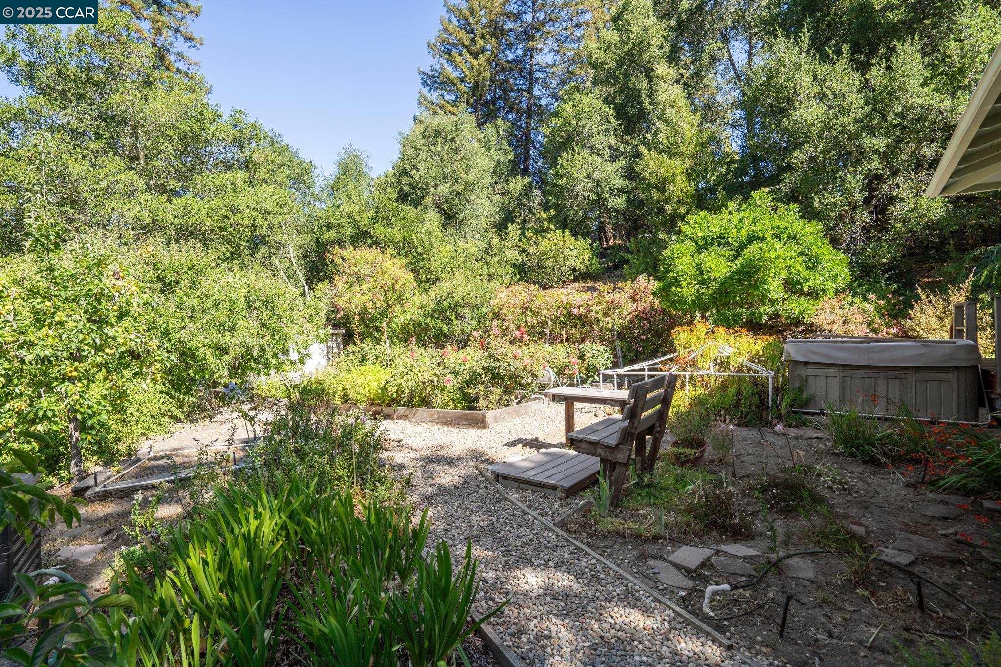 Detail Gallery Image 48 of 50 For 9 Lind Ct, Orinda,  CA 94563 - 4 Beds | 2/1 Baths
