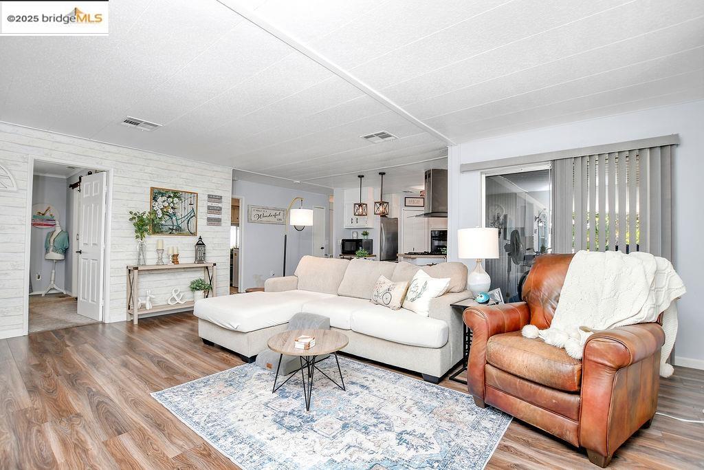 Detail Gallery Image 13 of 36 For 237 Aloha Way, Pittsburg,  CA 94565-9999 - 2 Beds | 2 Baths
