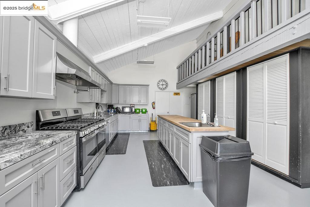 Detail Gallery Image 34 of 36 For 237 Aloha Way, Pittsburg,  CA 94565-9999 - 2 Beds | 2 Baths
