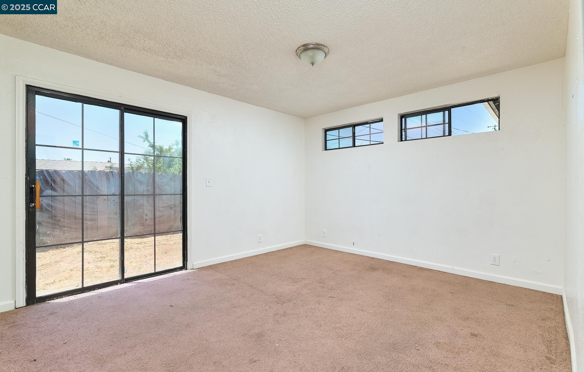 Detail Gallery Image 11 of 26 For 6511 Brock Dr, North Highlands,  CA 95660 - 5 Beds | 2 Baths