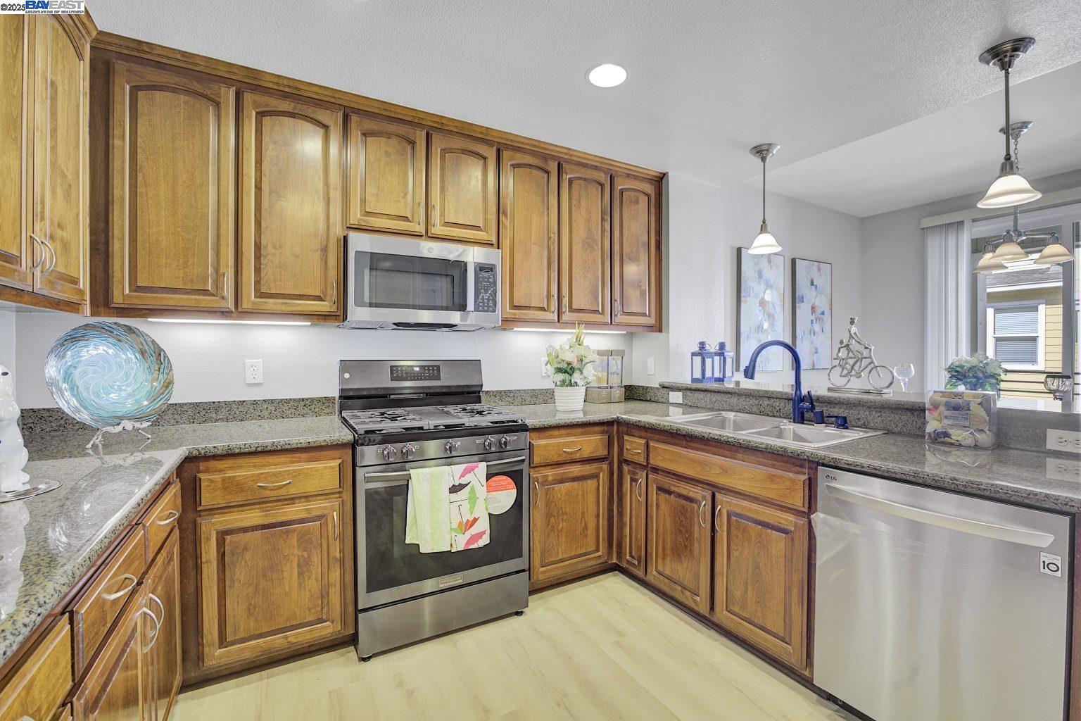 Photo #12: 41107278 Listing: Photo #12