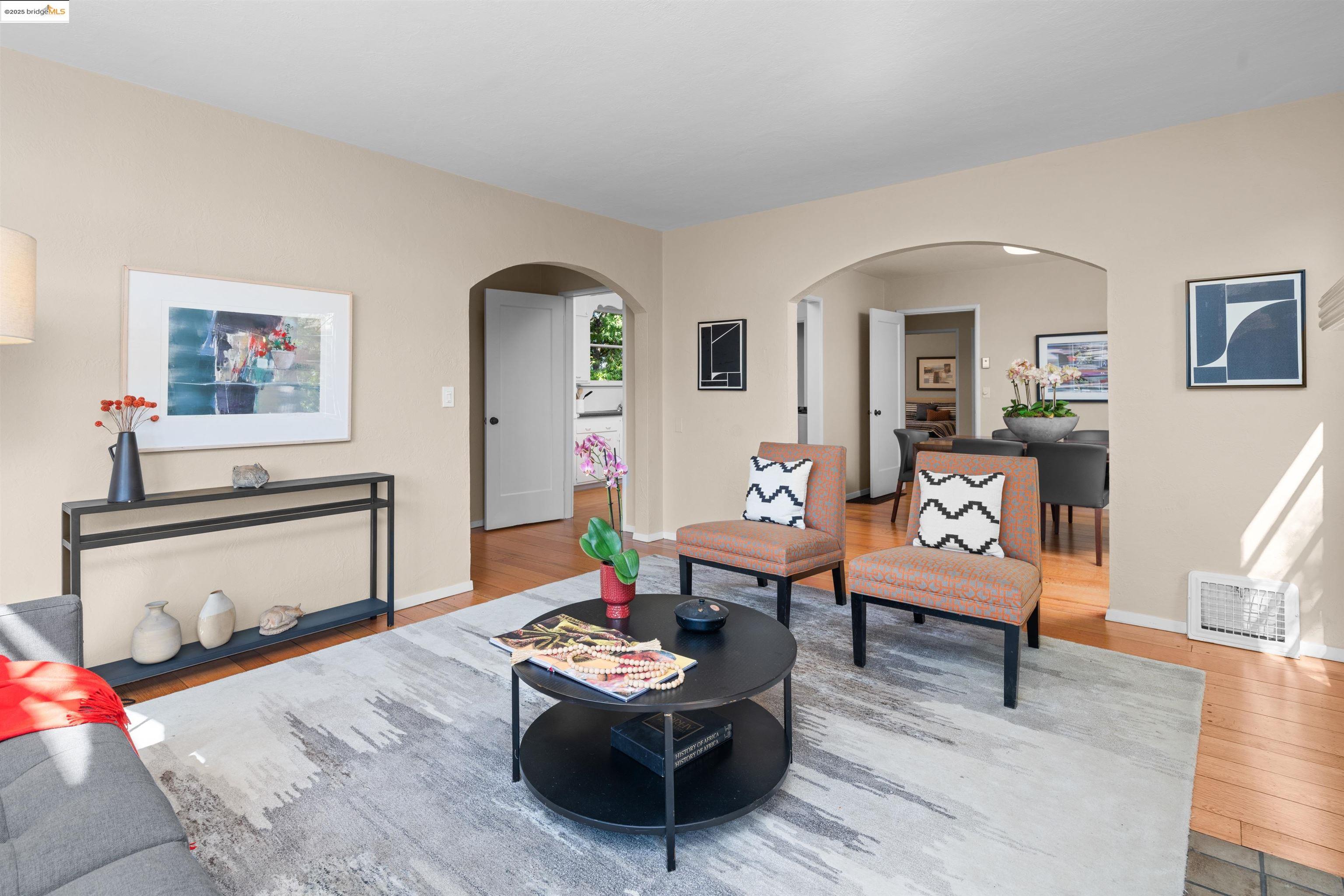 Detail Gallery Image 11 of 58 For 1067 Neilson St, Albany,  CA 94706 - 3 Beds | 1/1 Baths