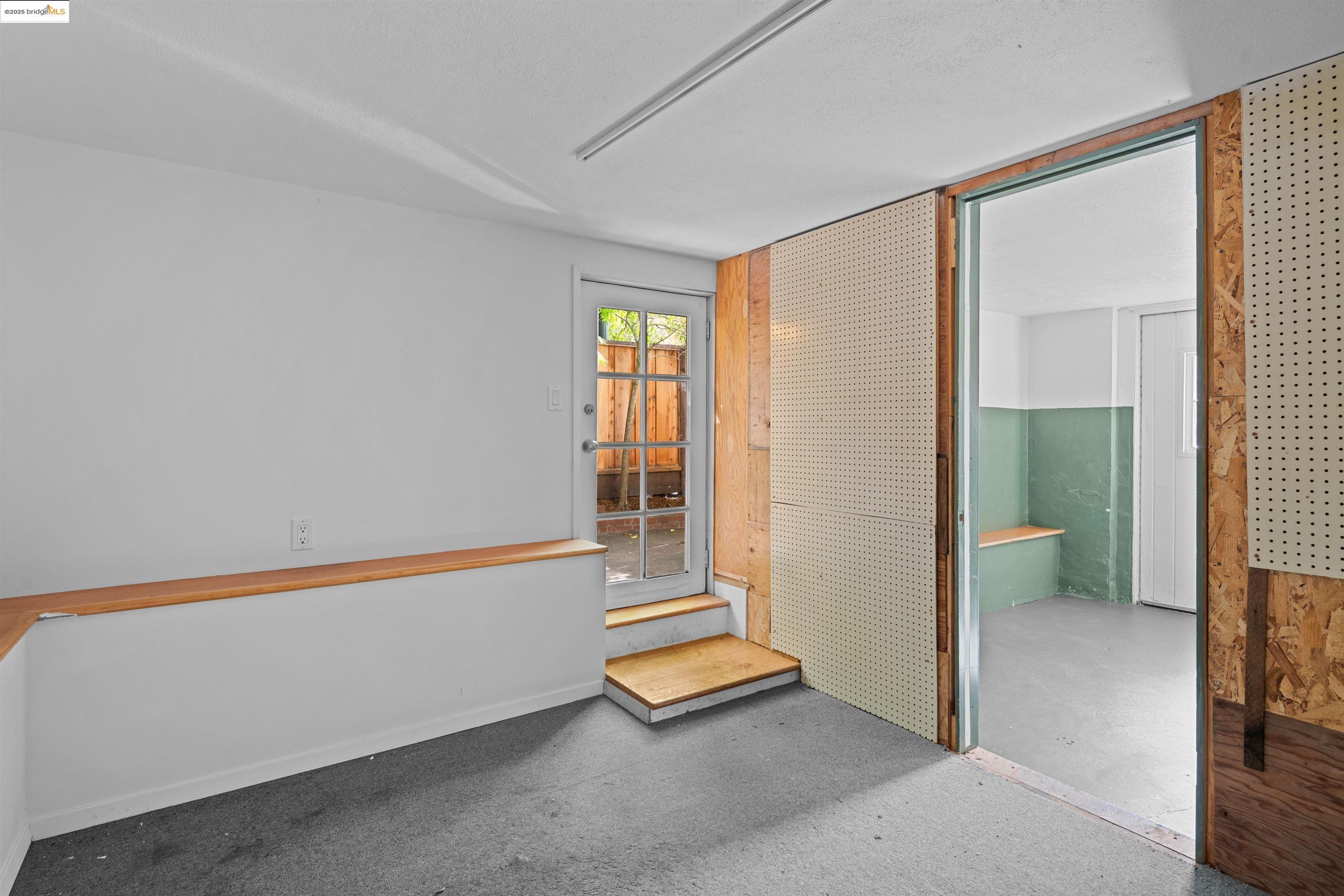 Detail Gallery Image 32 of 58 For 1067 Neilson St, Albany,  CA 94706 - 3 Beds | 1/1 Baths