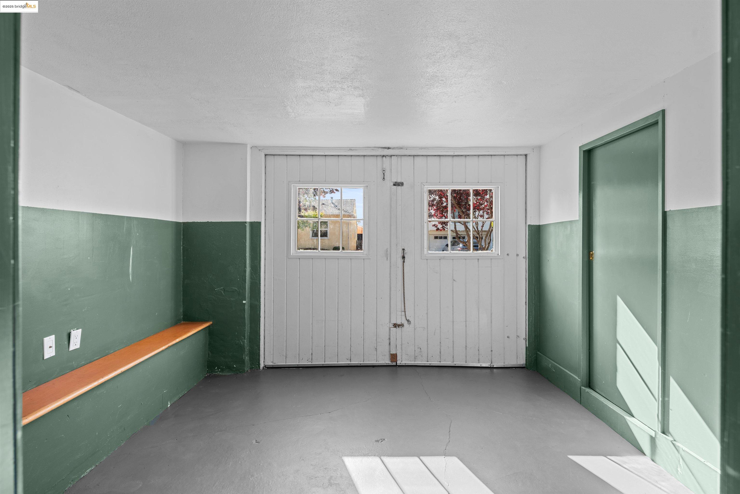 Detail Gallery Image 33 of 58 For 1067 Neilson St, Albany,  CA 94706 - 3 Beds | 1/1 Baths