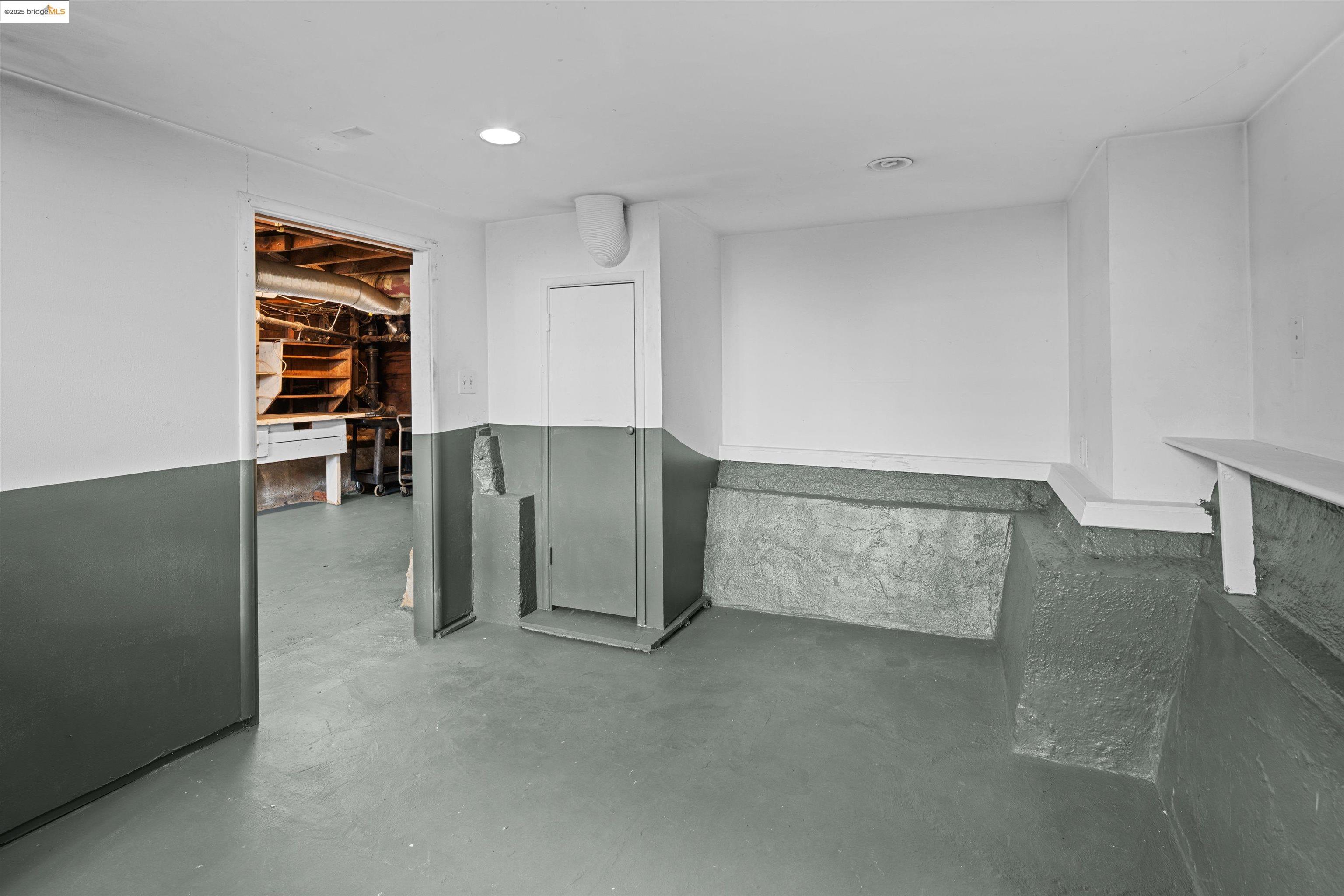 Detail Gallery Image 36 of 58 For 1067 Neilson St, Albany,  CA 94706 - 3 Beds | 1/1 Baths