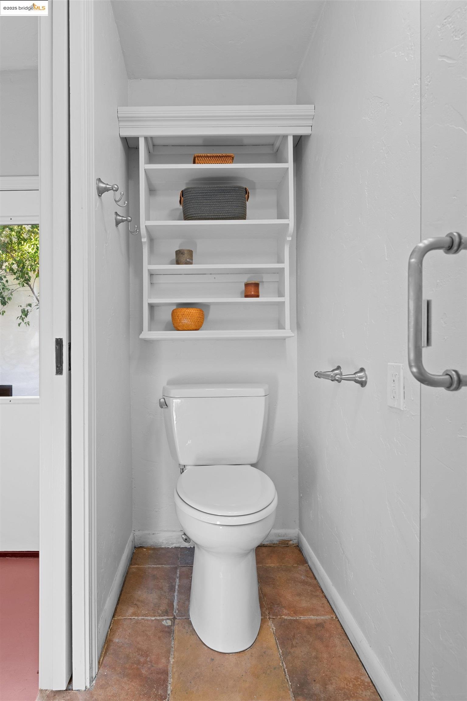 Detail Gallery Image 47 of 58 For 1067 Neilson St, Albany,  CA 94706 - 3 Beds | 1/1 Baths