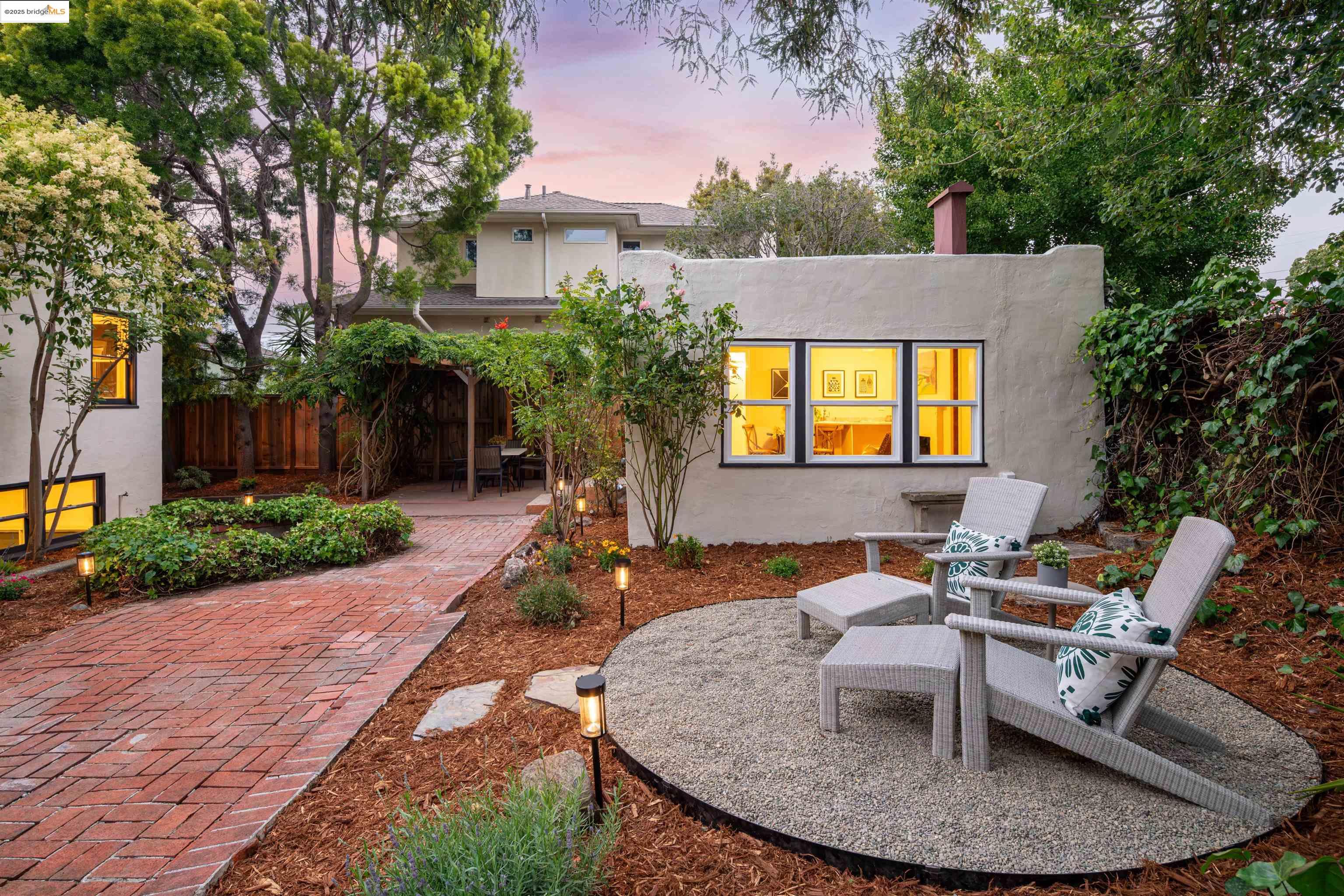 Detail Gallery Image 49 of 58 For 1067 Neilson St, Albany,  CA 94706 - 3 Beds | 1/1 Baths